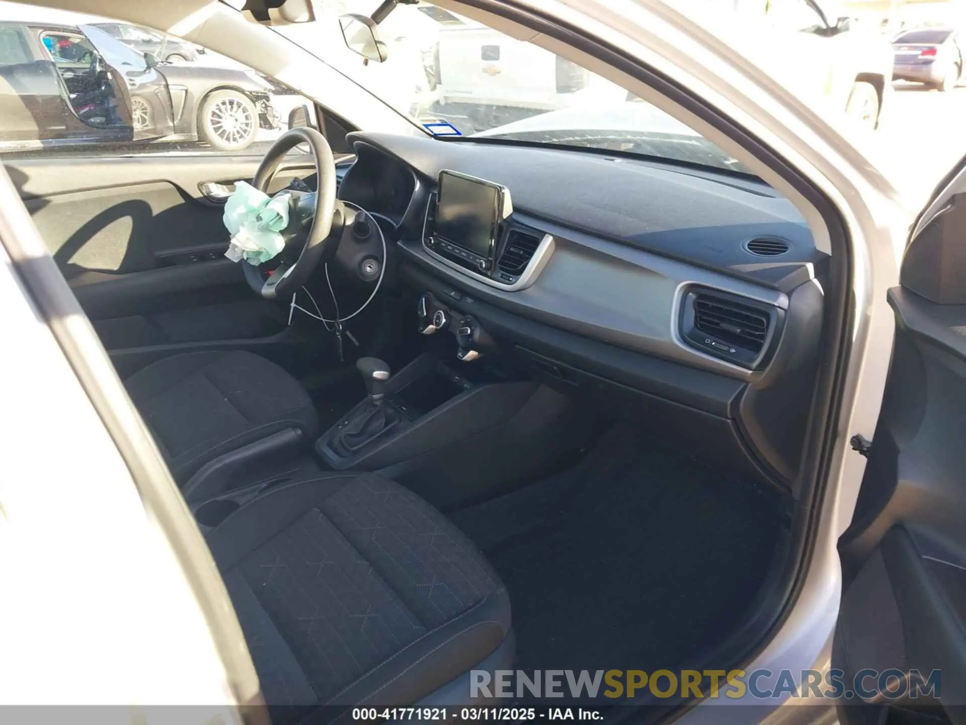 5 fotografías del automóvil dañado 3KPA24AD9PE618894 KIA RIO 2023