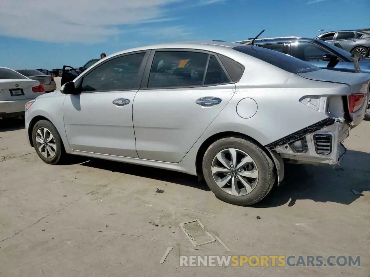 2 fotografías del automóvil dañado 3KPA24ADXPE529688 KIA RIO 2023