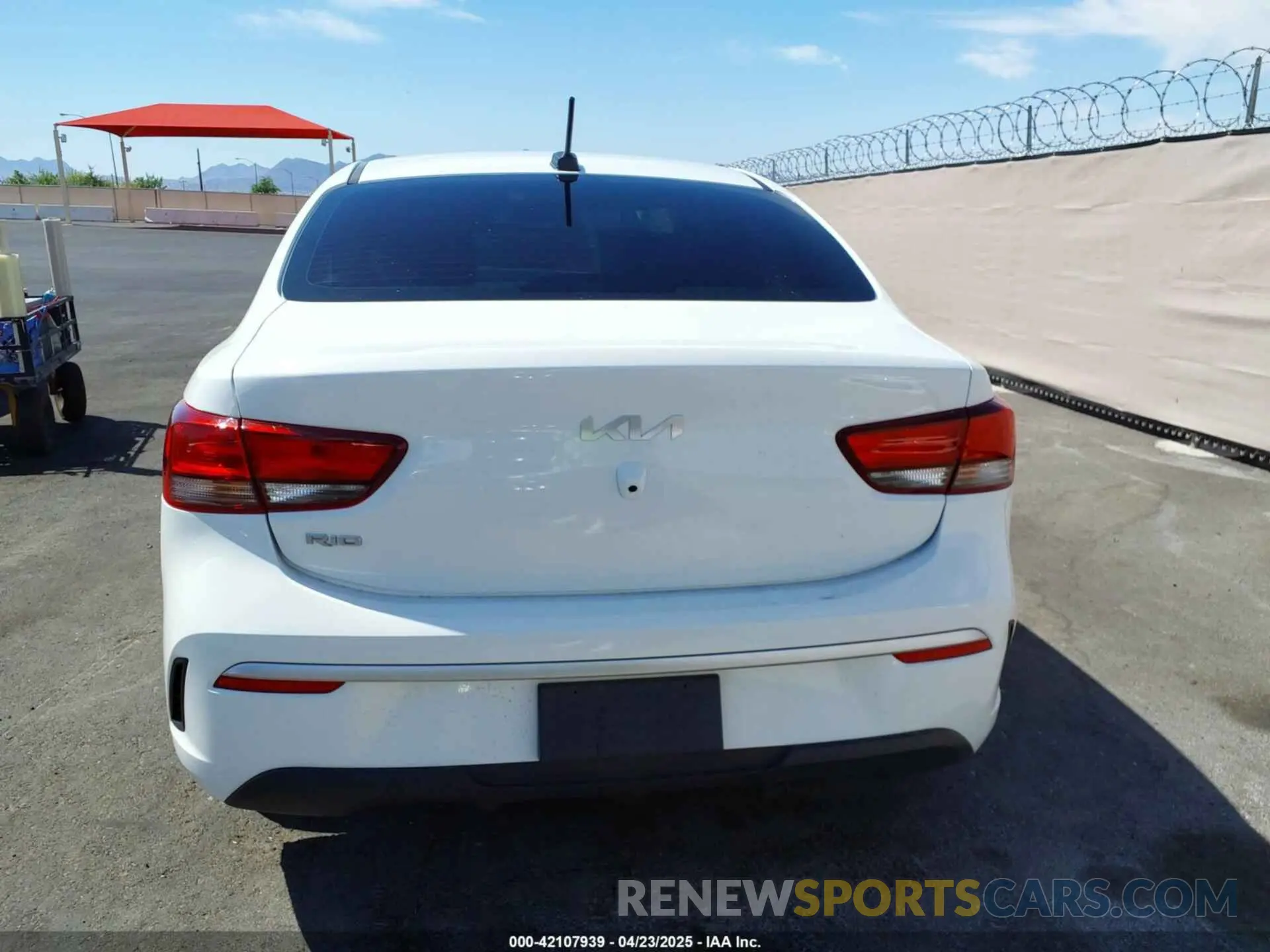 17 fotografías del automóvil dañado 3KPA24ADXPE557975 KIA RIO 2023