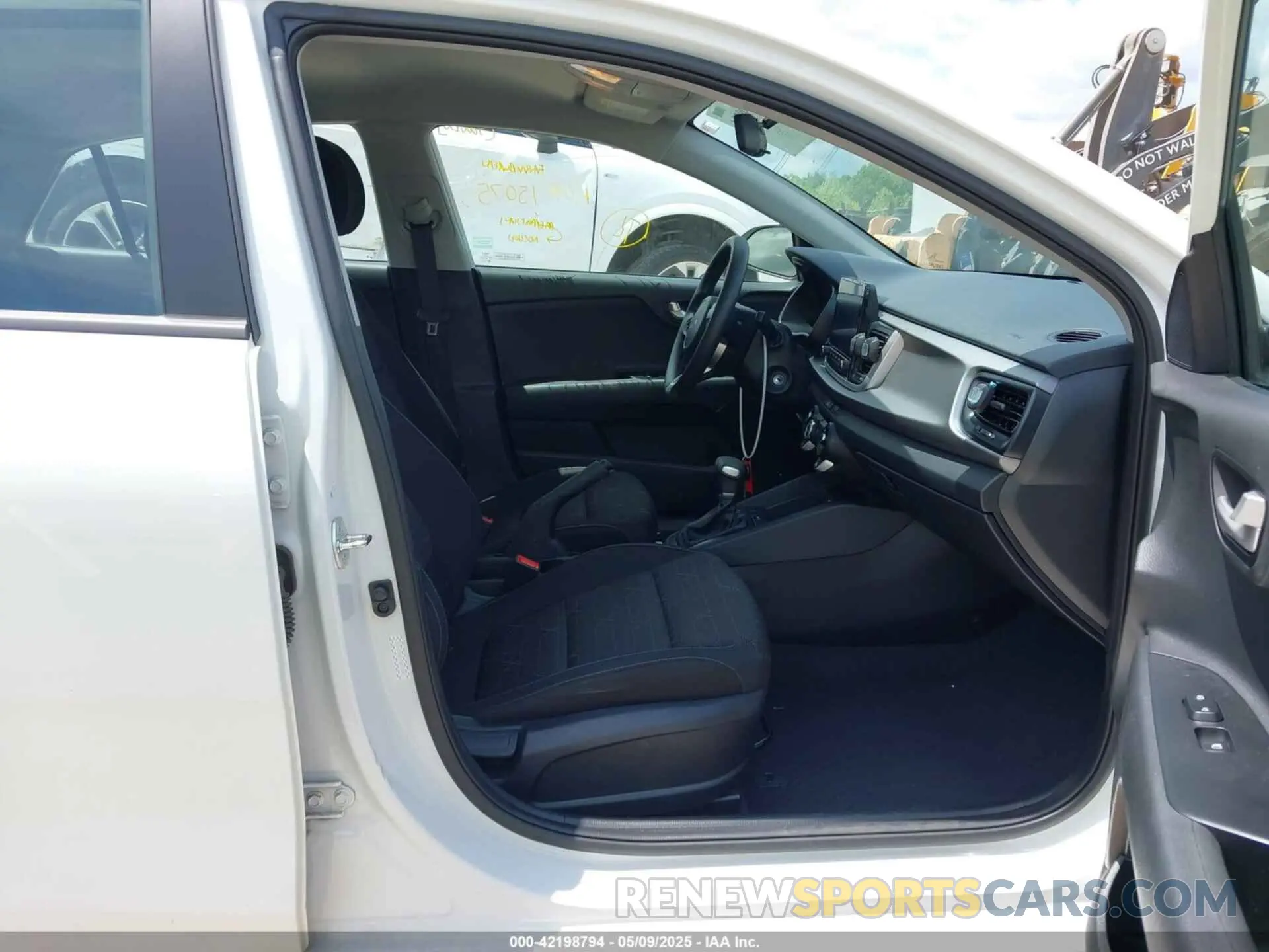 5 fotografías del automóvil dañado 3KPA24ADXPE613557 KIA RIO 2023