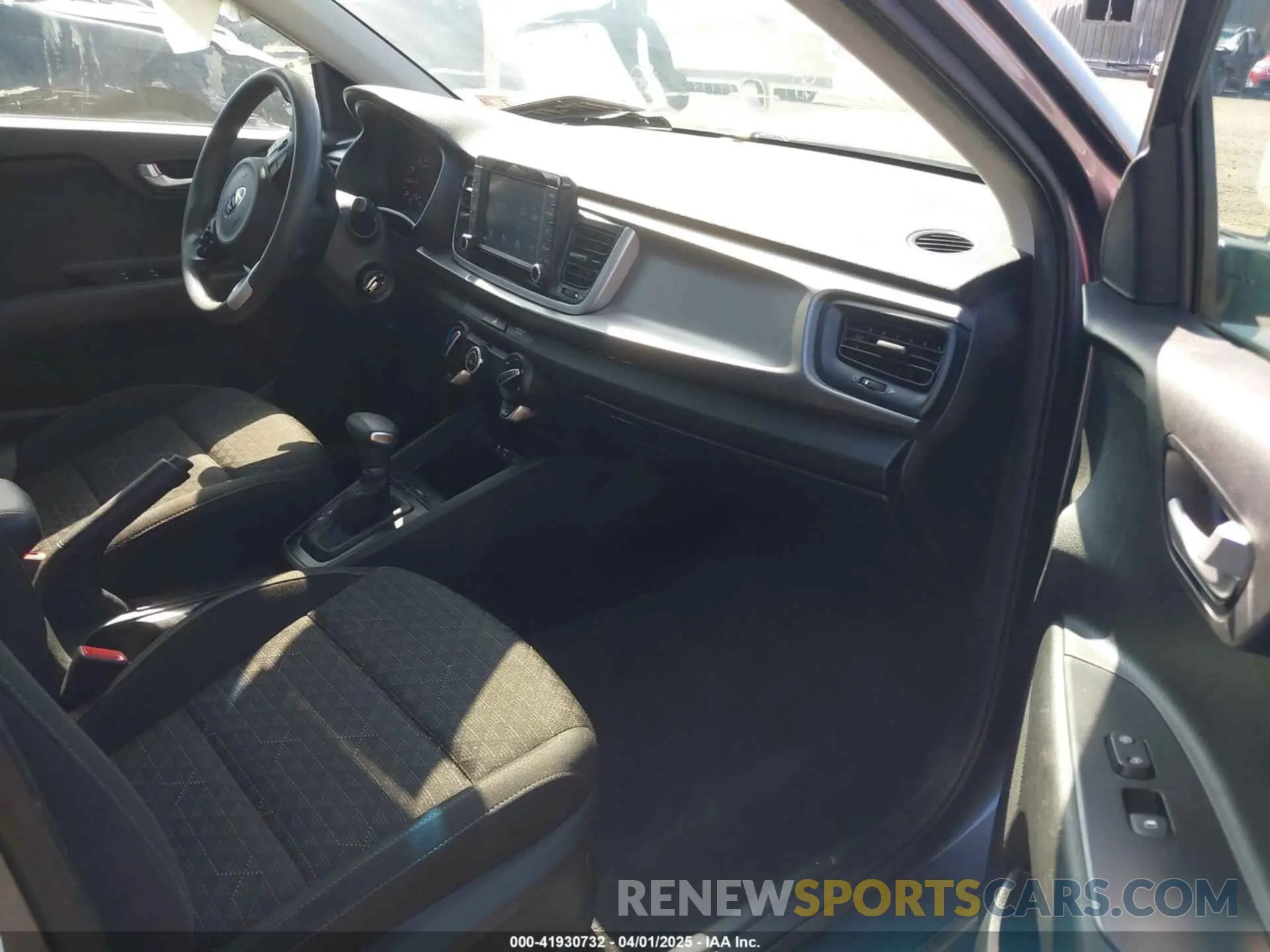 5 fotografías del automóvil dañado 3KPA25AB5KE188889 KIA RIO 5-DOOR 2019
