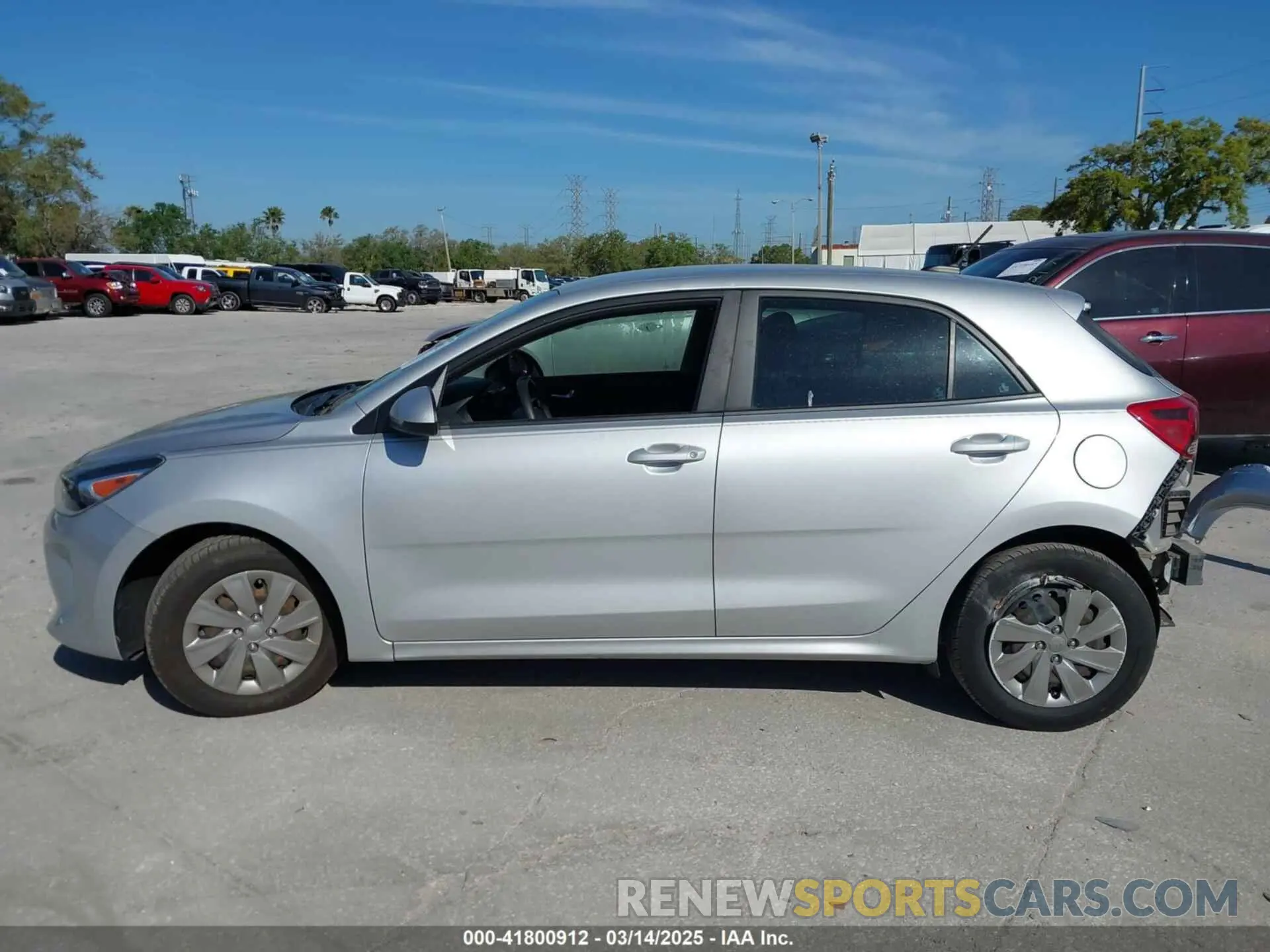 15 fotografías del automóvil dañado 3KPA25AD4LE309303 KIA RIO 5-DOOR 2020