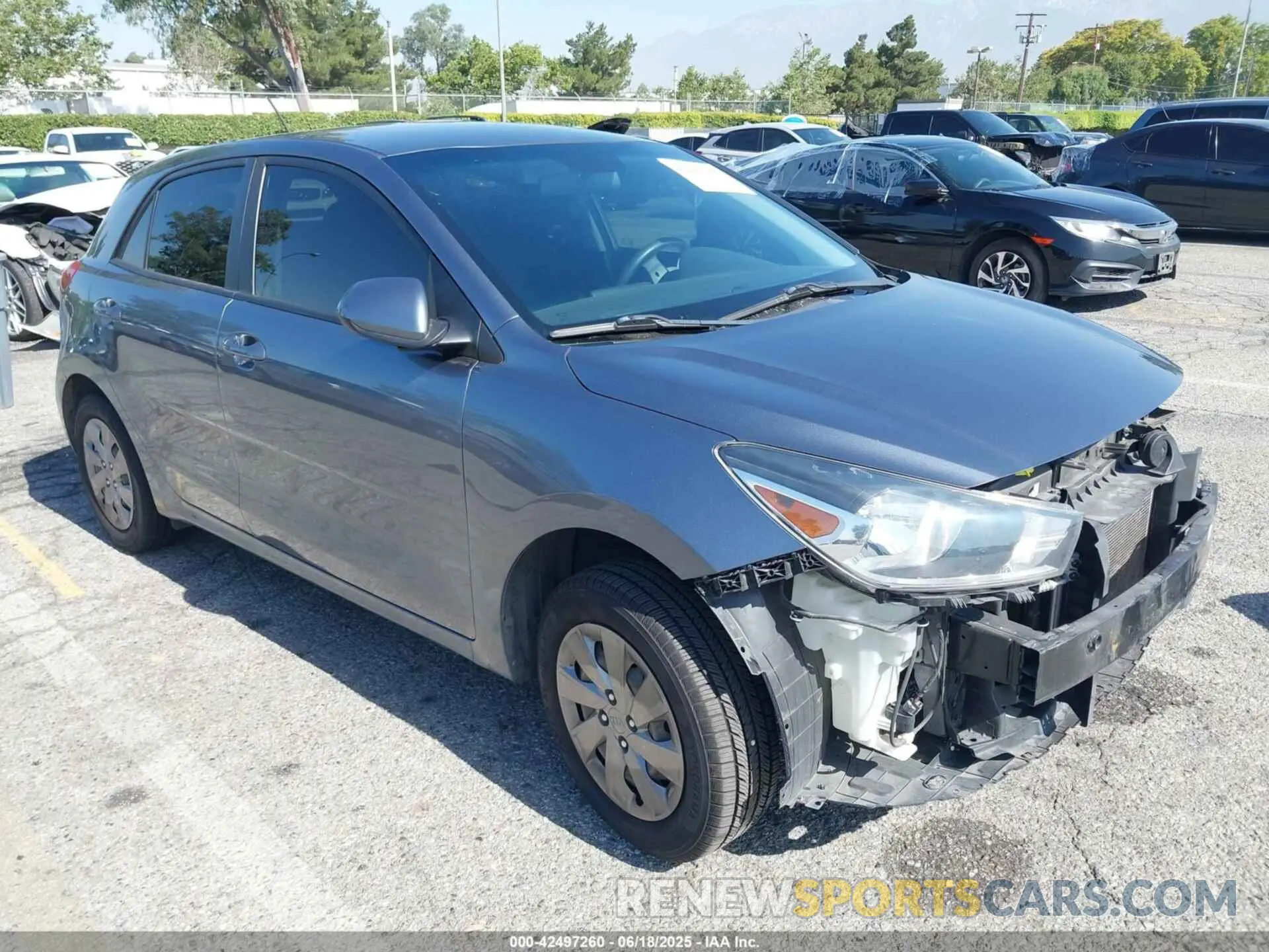1 fotografías del automóvil dañado 3KPA25AD6LE295579 KIA RIO 5-DOOR 2020