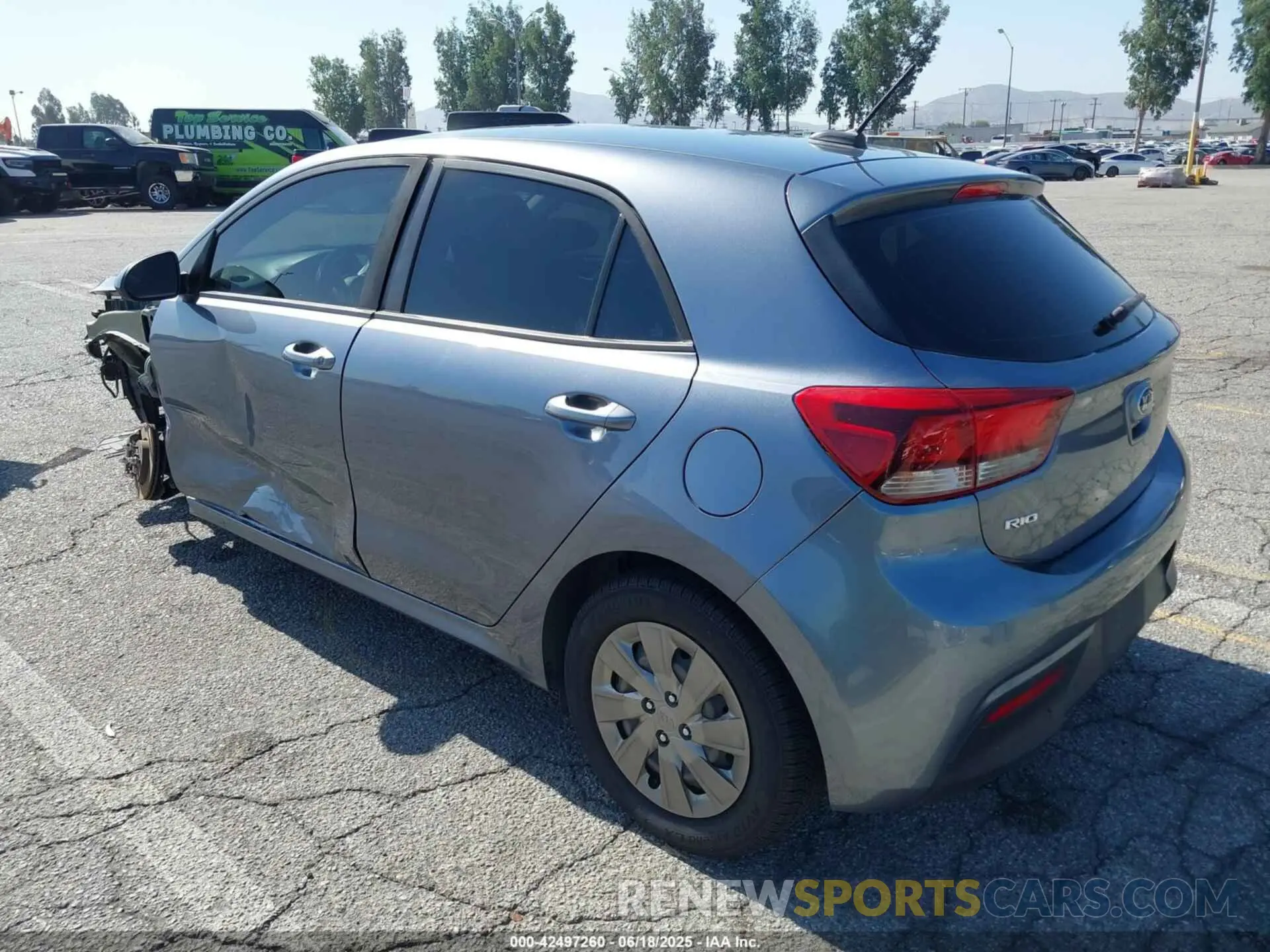 3 fotografías del automóvil dañado 3KPA25AD6LE295579 KIA RIO 5-DOOR 2020
