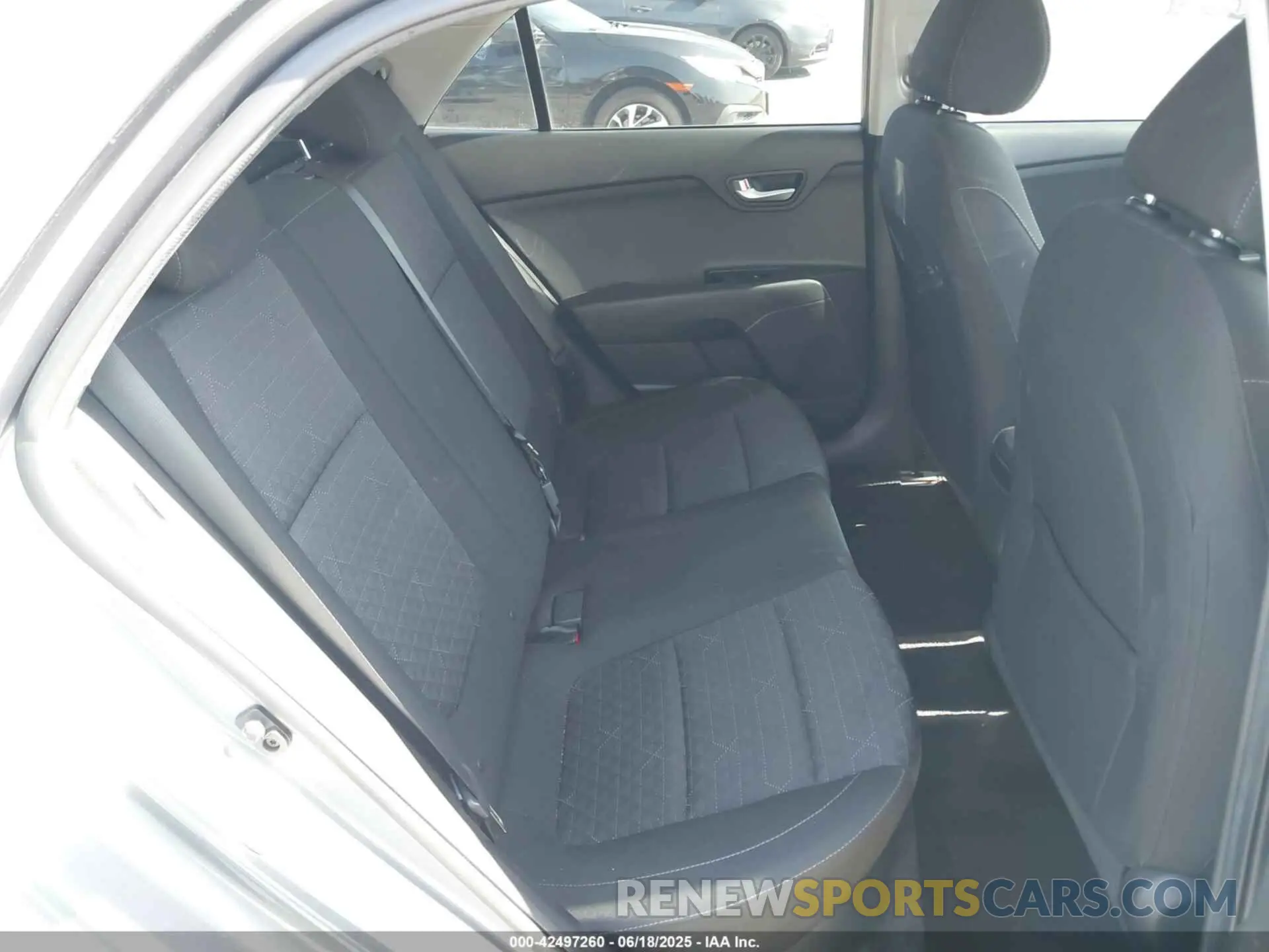 8 fotografías del automóvil dañado 3KPA25AD6LE295579 KIA RIO 5-DOOR 2020