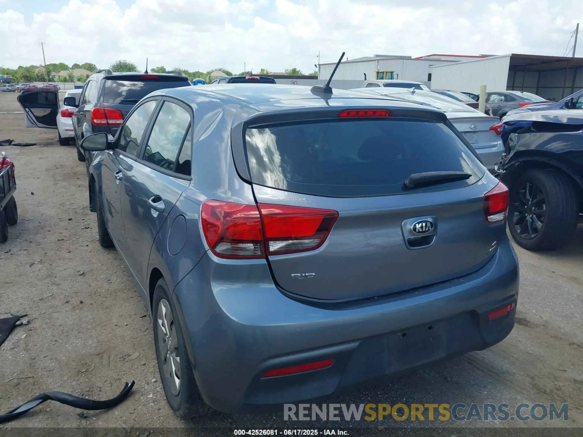 3 fotografías del automóvil dañado 3KPA25AD6LE322196 KIA RIO 5-DOOR 2020