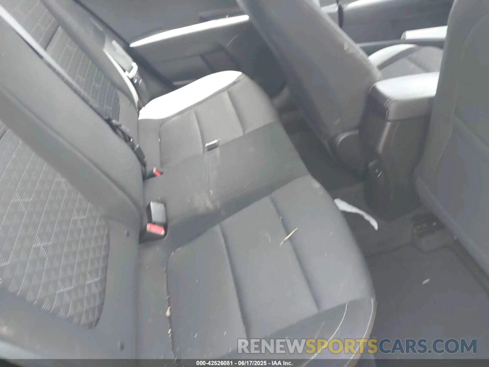 8 fotografías del automóvil dañado 3KPA25AD6LE322196 KIA RIO 5-DOOR 2020