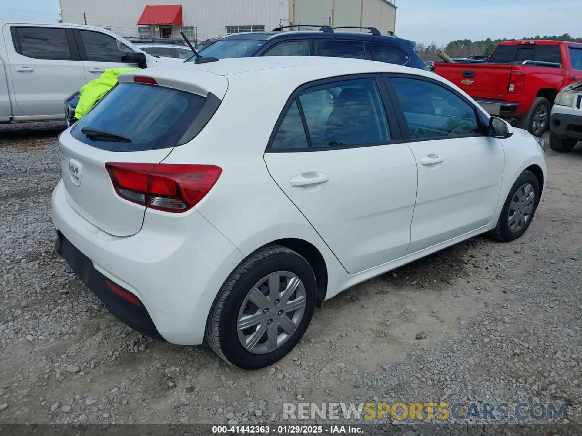 4 fotografías del automóvil dañado 3KPA25AD5NE457866 KIA RIO 5-DOOR 2022