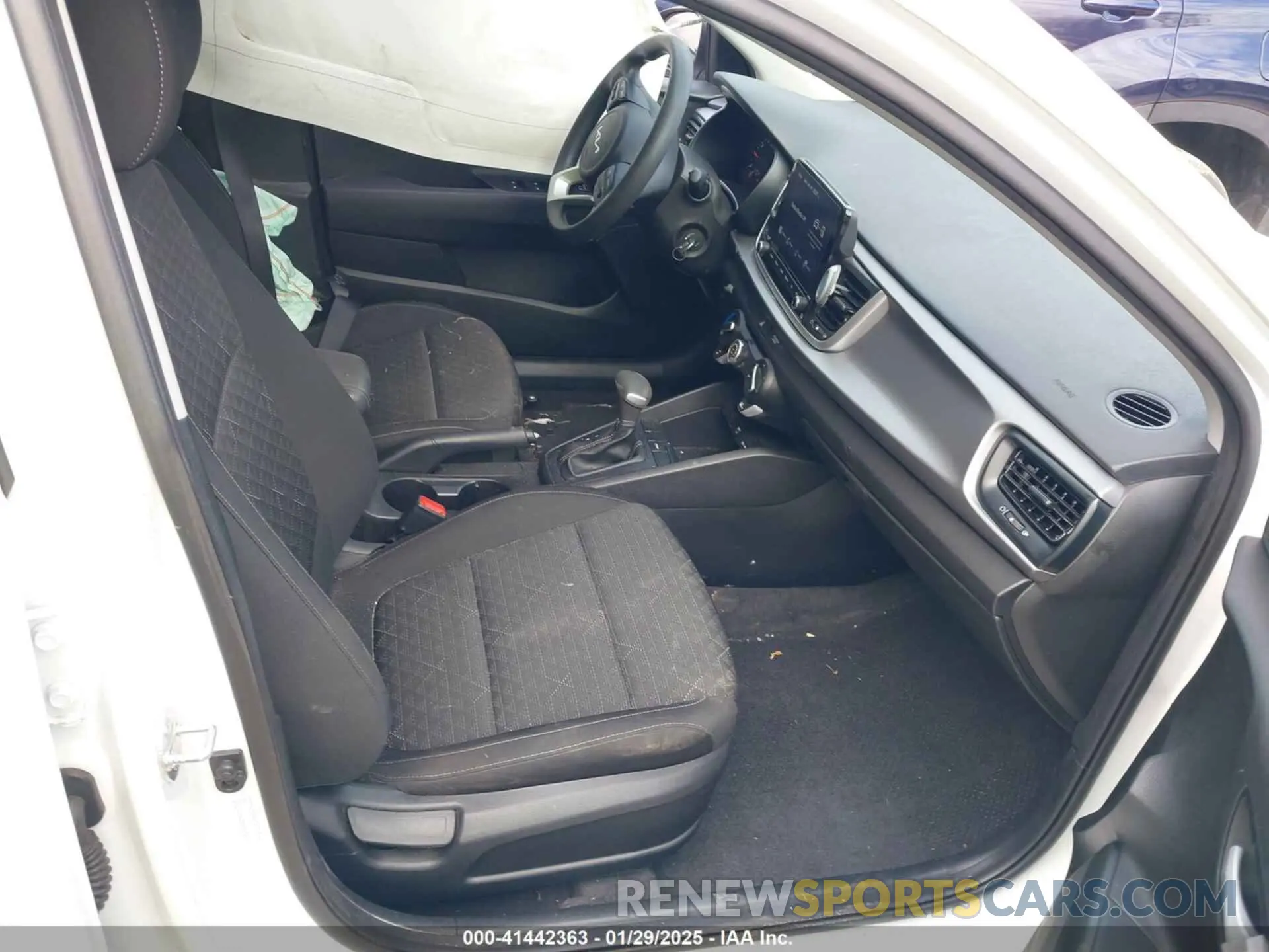 5 fotografías del automóvil dañado 3KPA25AD5NE457866 KIA RIO 5-DOOR 2022