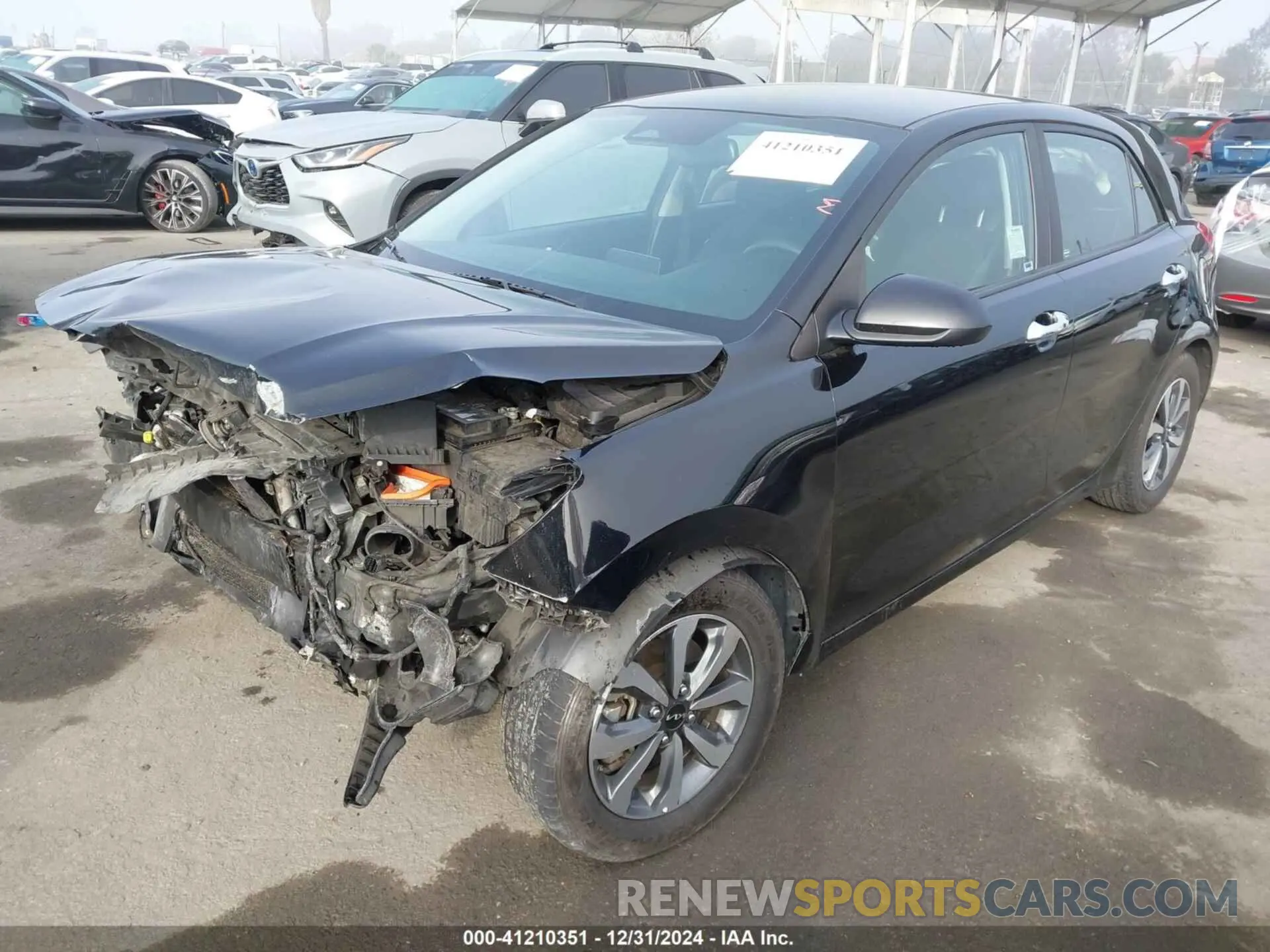 2 fotografías del automóvil dañado 3KPA25AD6NE443751 KIA RIO 5-DOOR 2022