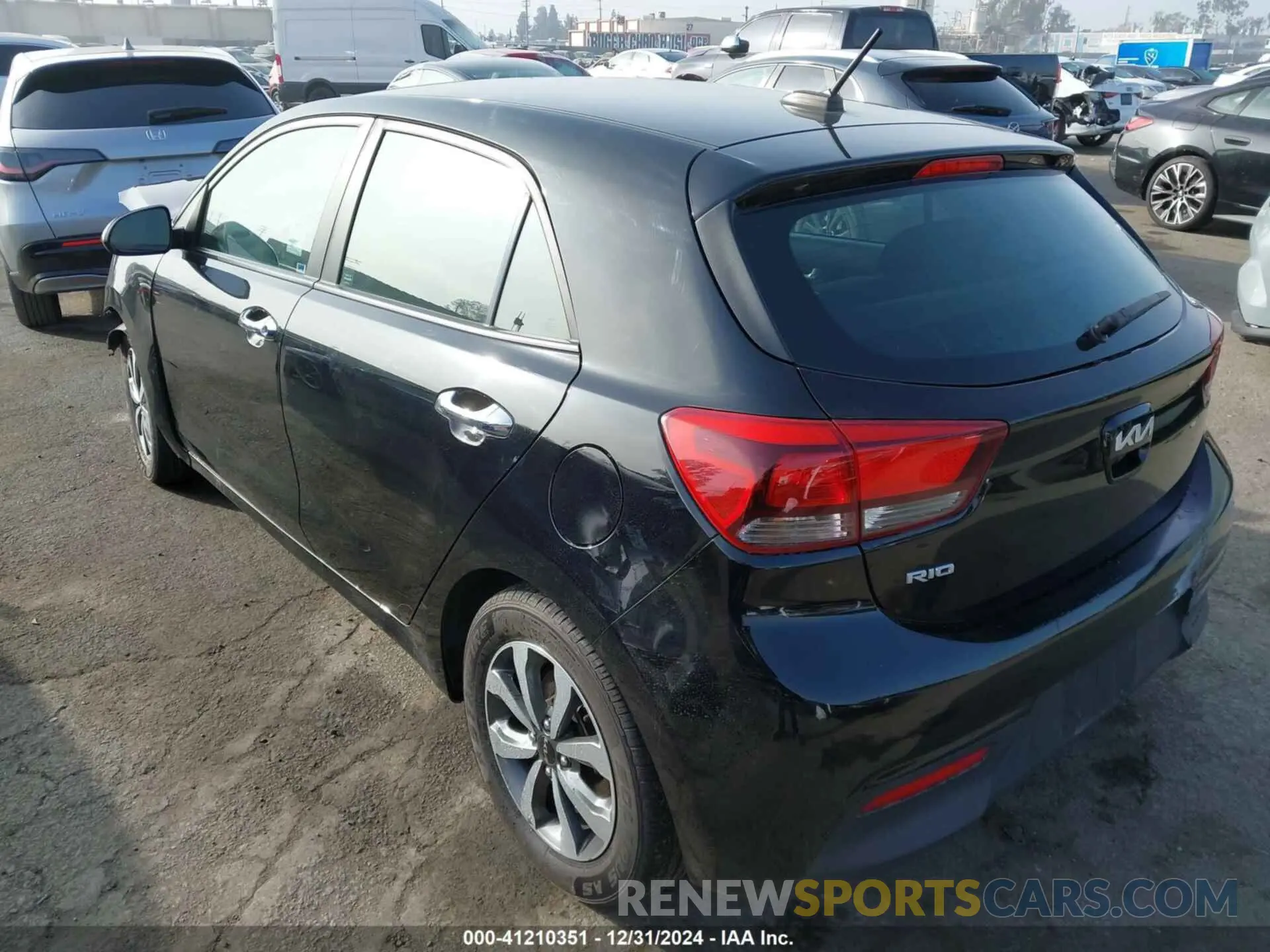 3 fotografías del automóvil dañado 3KPA25AD6NE443751 KIA RIO 5-DOOR 2022