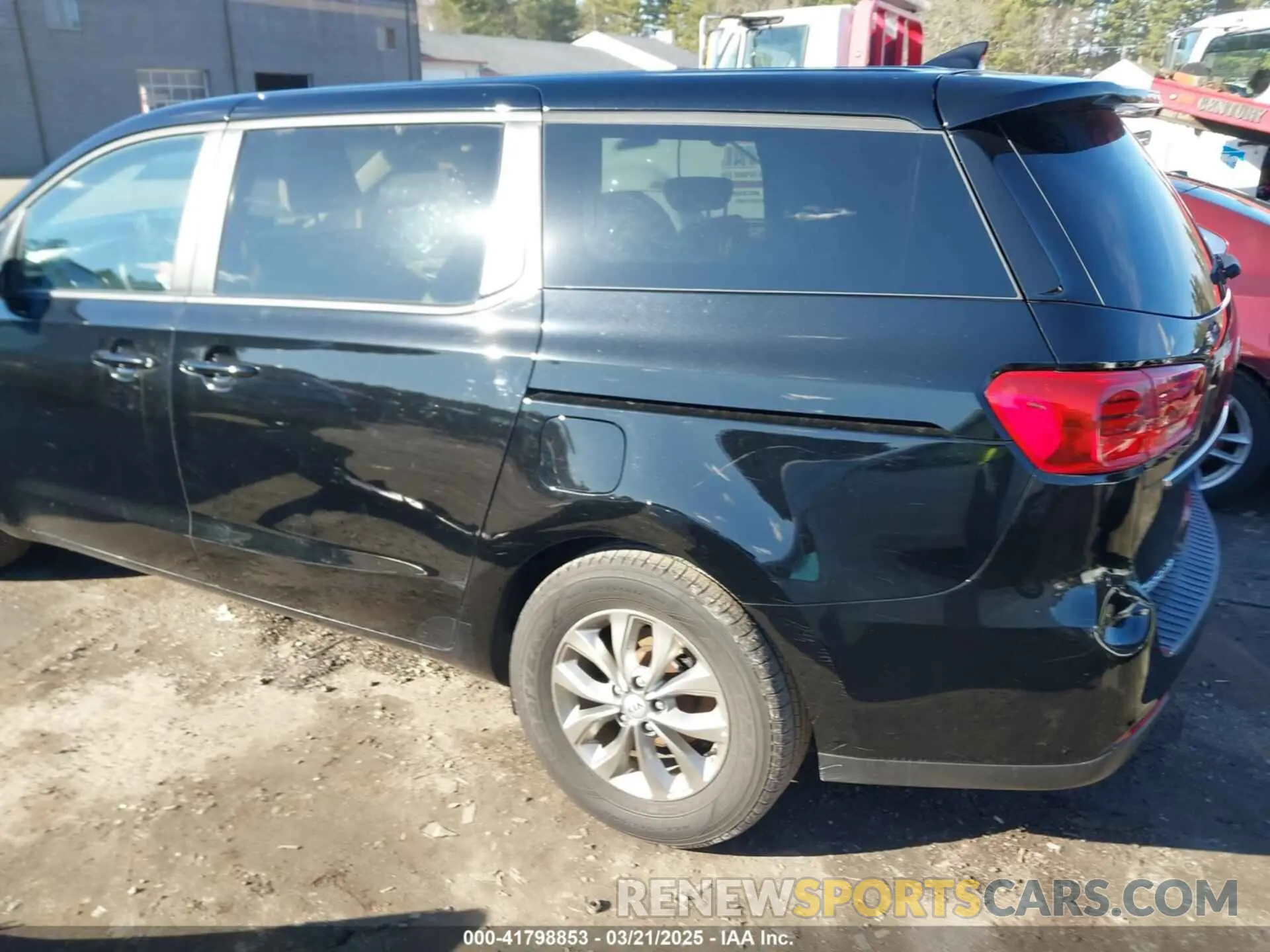 14 fotografías del automóvil dañado KNDMB5C10K6533494 KIA SEDONA 2019