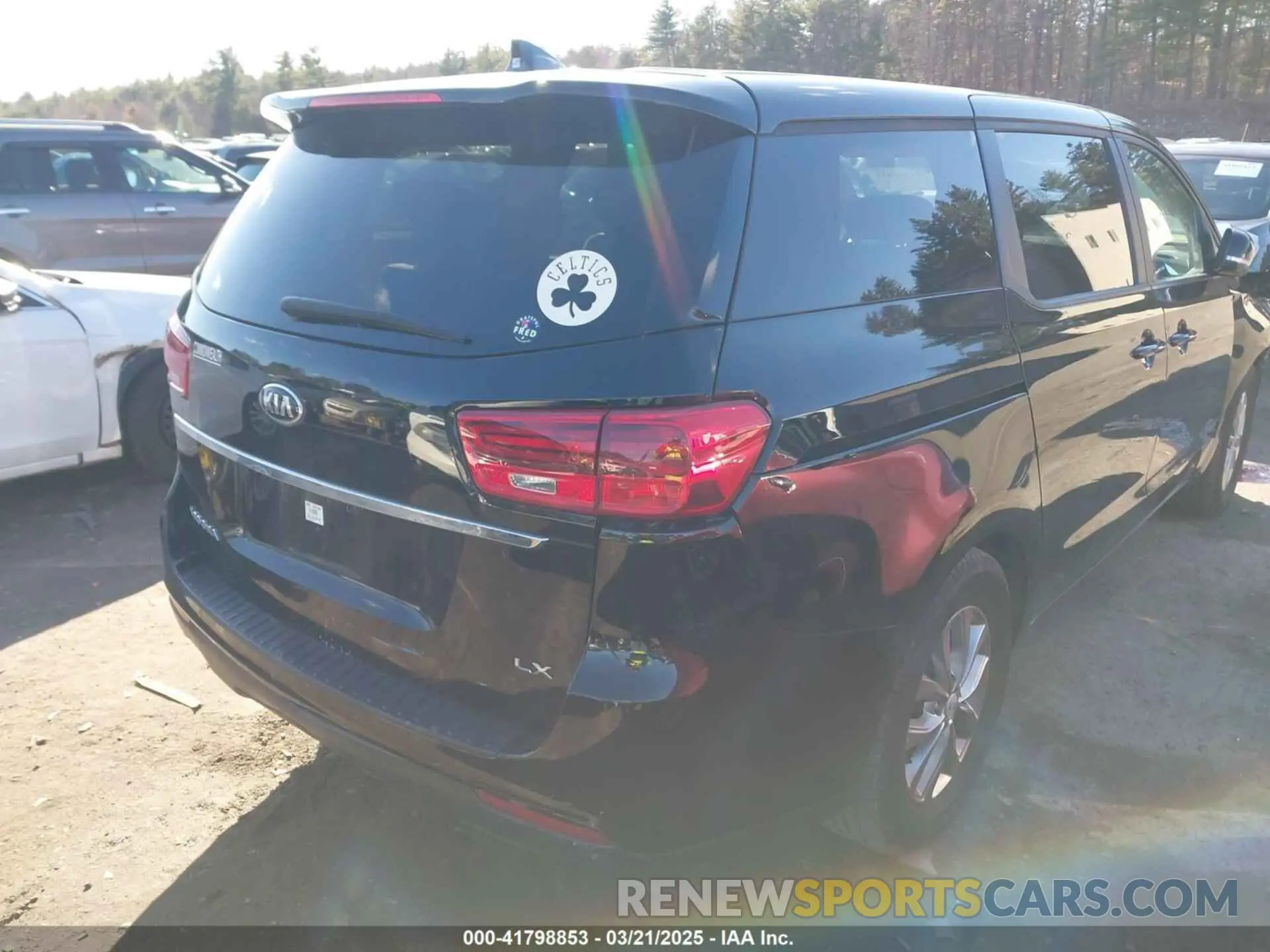 4 fotografías del automóvil dañado KNDMB5C10K6533494 KIA SEDONA 2019