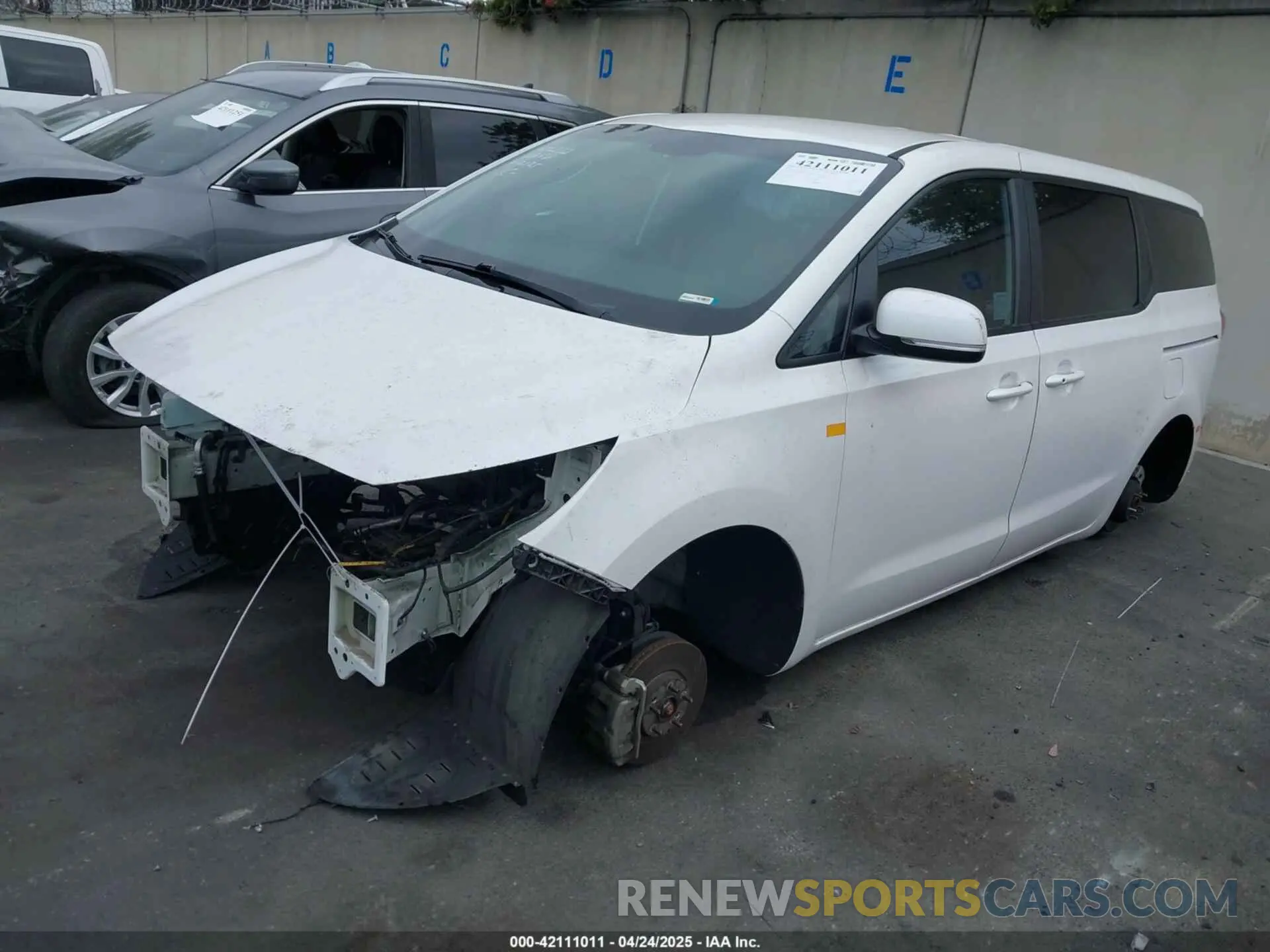 2 fotografías del automóvil dañado KNDMB5C10K6569511 KIA SEDONA 2019