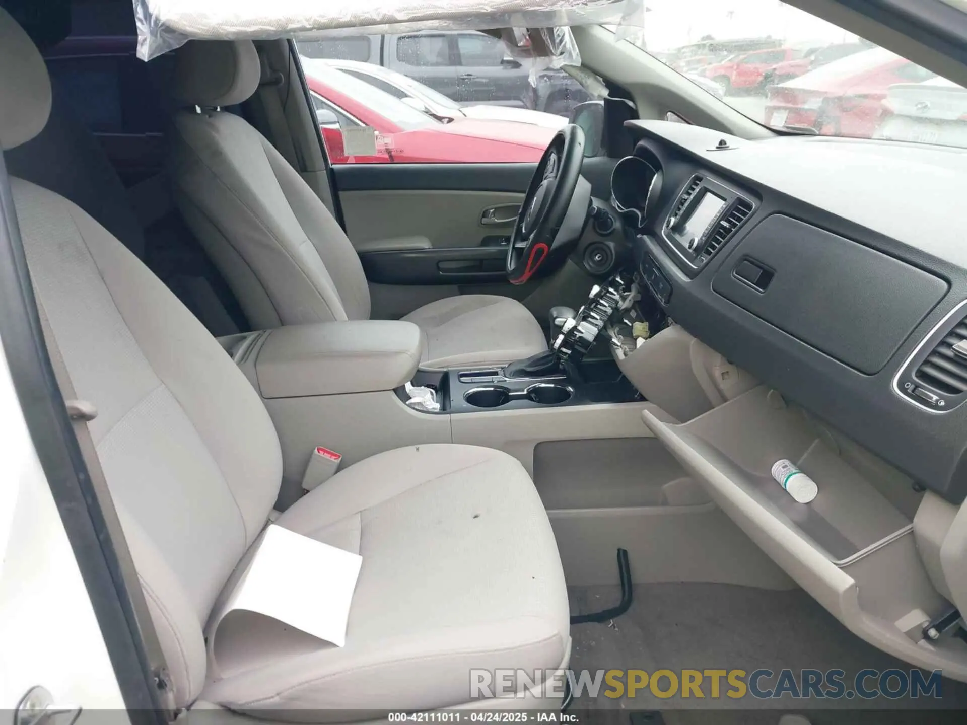 5 fotografías del automóvil dañado KNDMB5C10K6569511 KIA SEDONA 2019