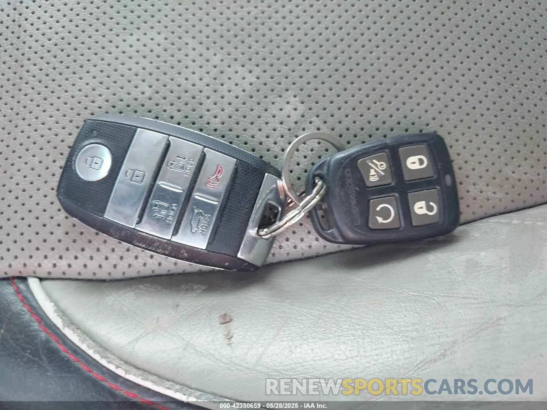 11 fotografías del automóvil dañado KNDMB5C12K6505504 KIA SEDONA 2019