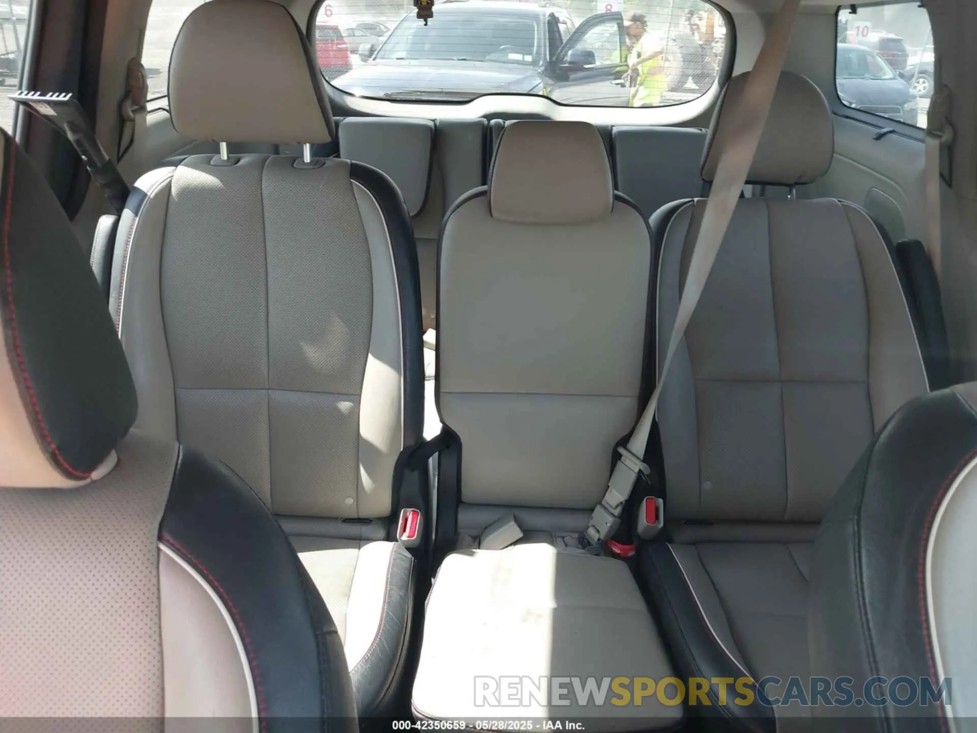 8 fotografías del automóvil dañado KNDMB5C12K6505504 KIA SEDONA 2019
