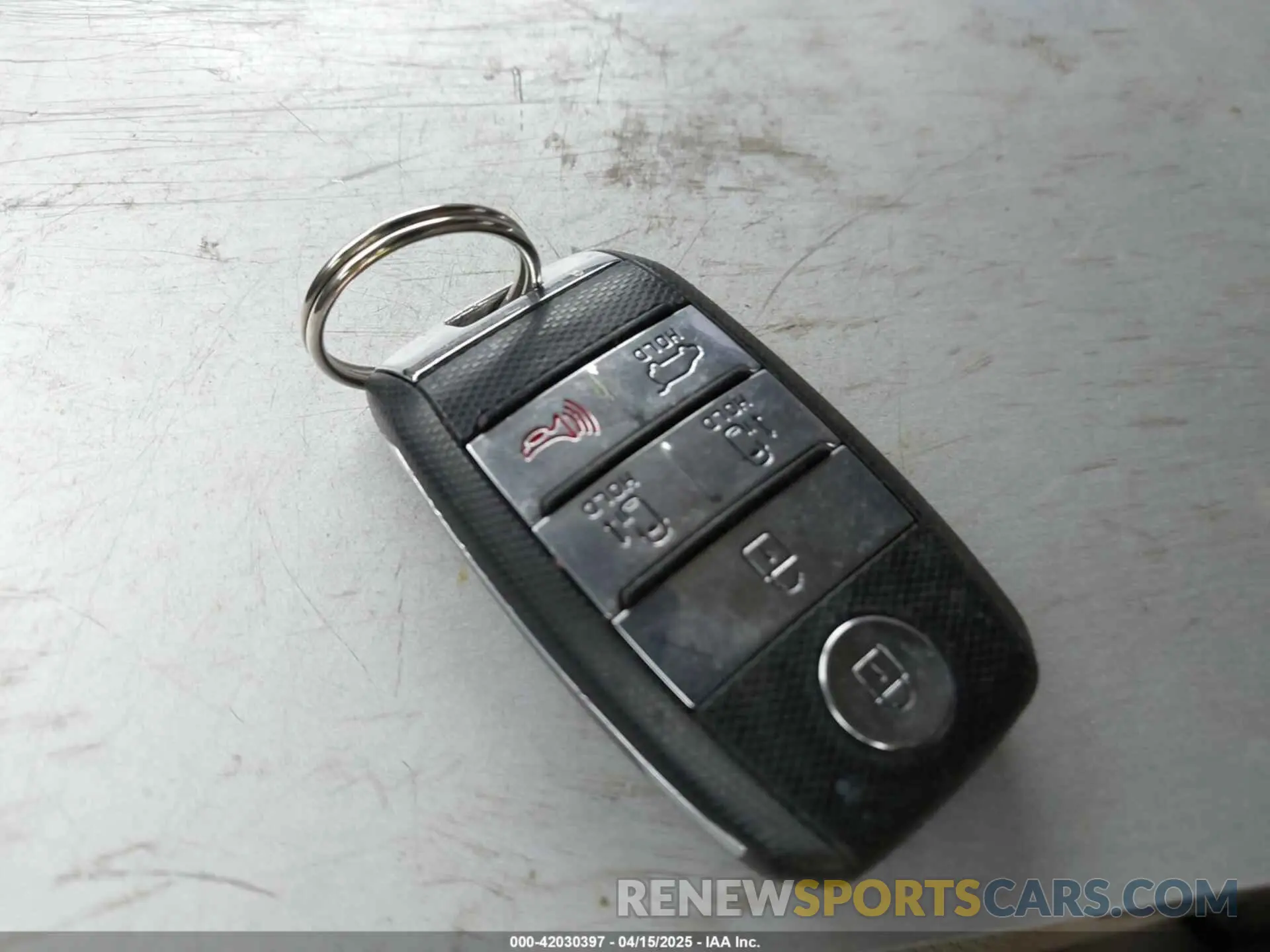 11 fotografías del automóvil dañado KNDMB5C12K6537496 KIA SEDONA 2019