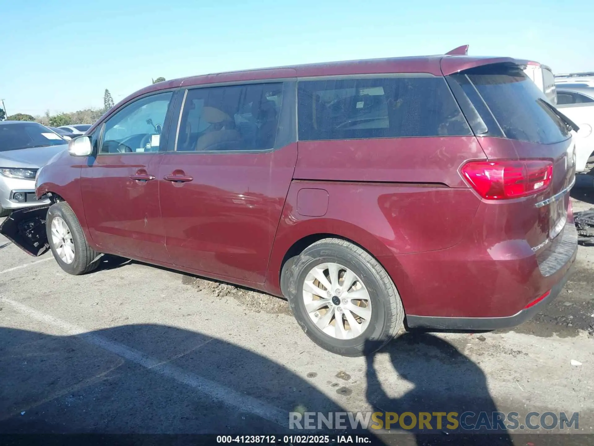 14 fotografías del automóvil dañado KNDMB5C13K6510291 KIA SEDONA 2019
