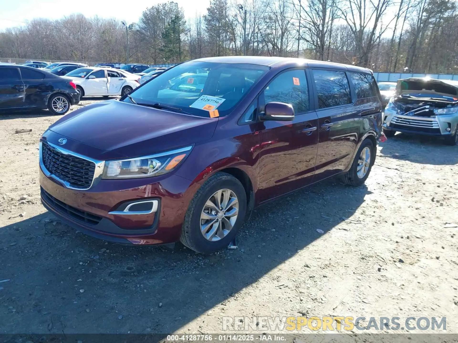 2 fotografías del automóvil dañado KNDMB5C13K6540035 KIA SEDONA 2019