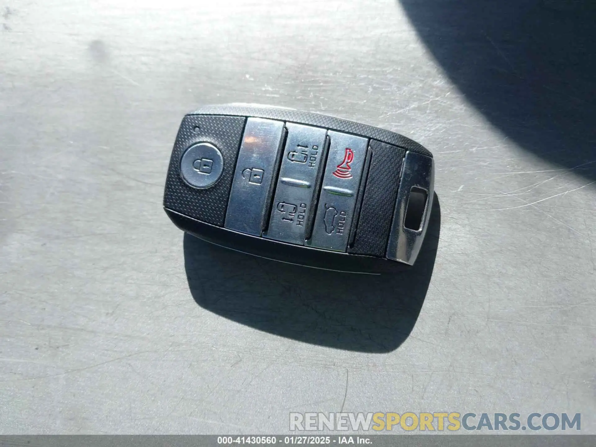 11 fotografías del automóvil dañado KNDMB5C13K6547535 KIA SEDONA 2019