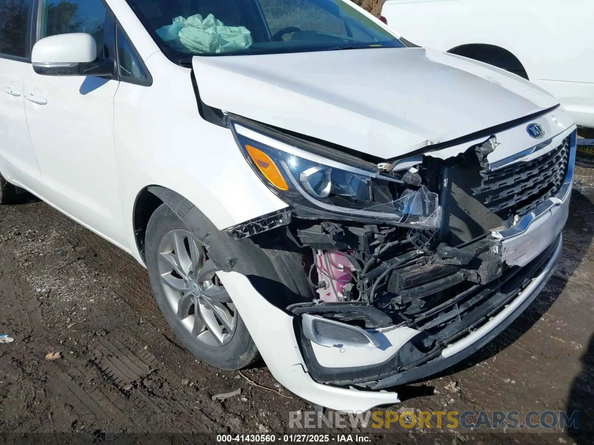 6 fotografías del automóvil dañado KNDMB5C13K6547535 KIA SEDONA 2019