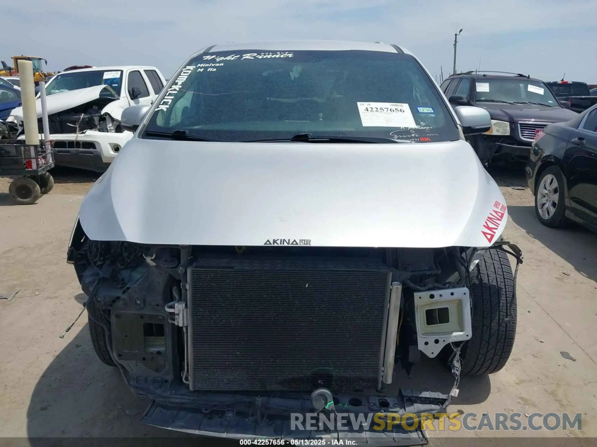 13 fotografías del automóvil dañado KNDMB5C14K6502846 KIA SEDONA 2019