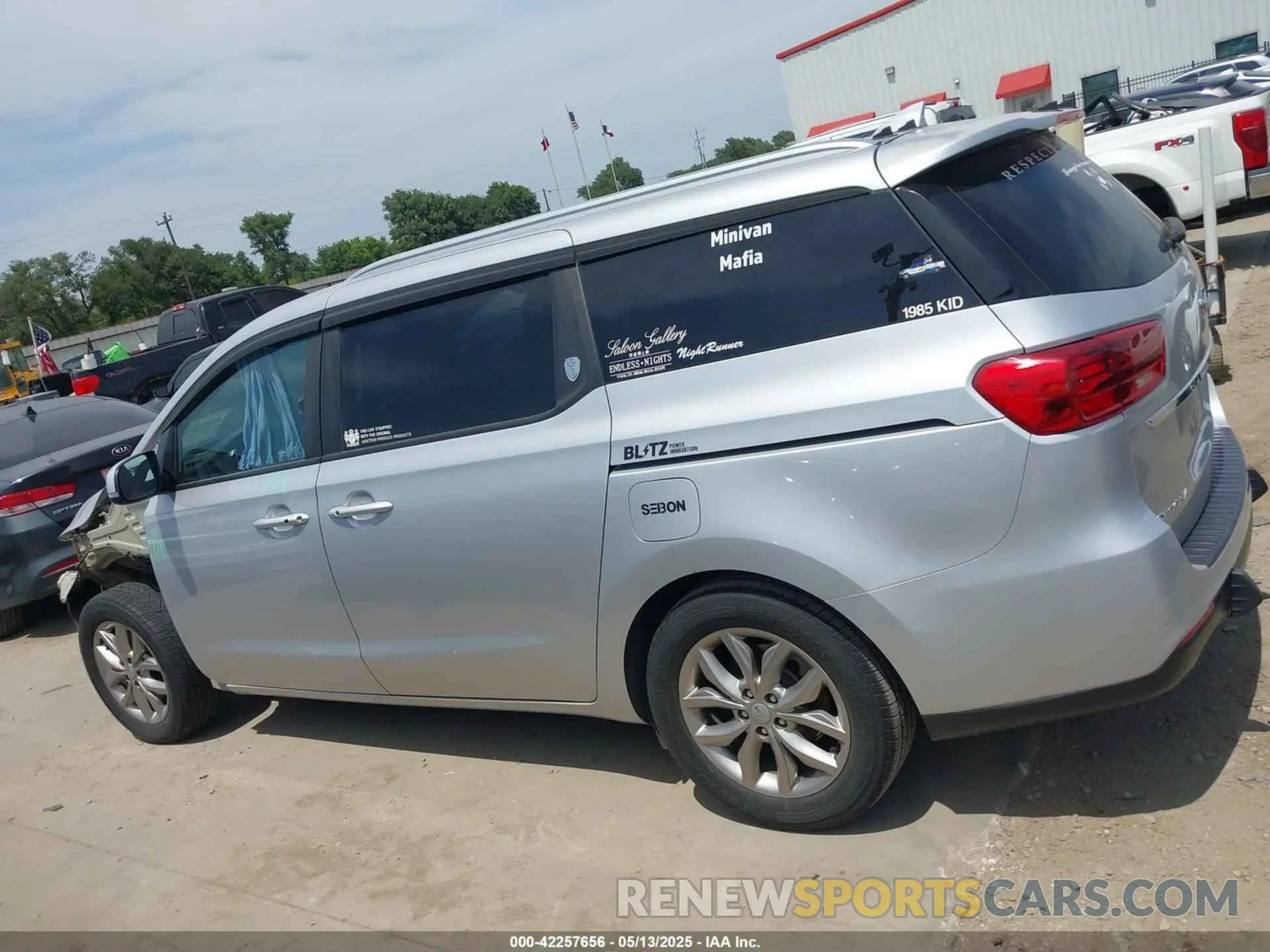 15 fotografías del automóvil dañado KNDMB5C14K6502846 KIA SEDONA 2019