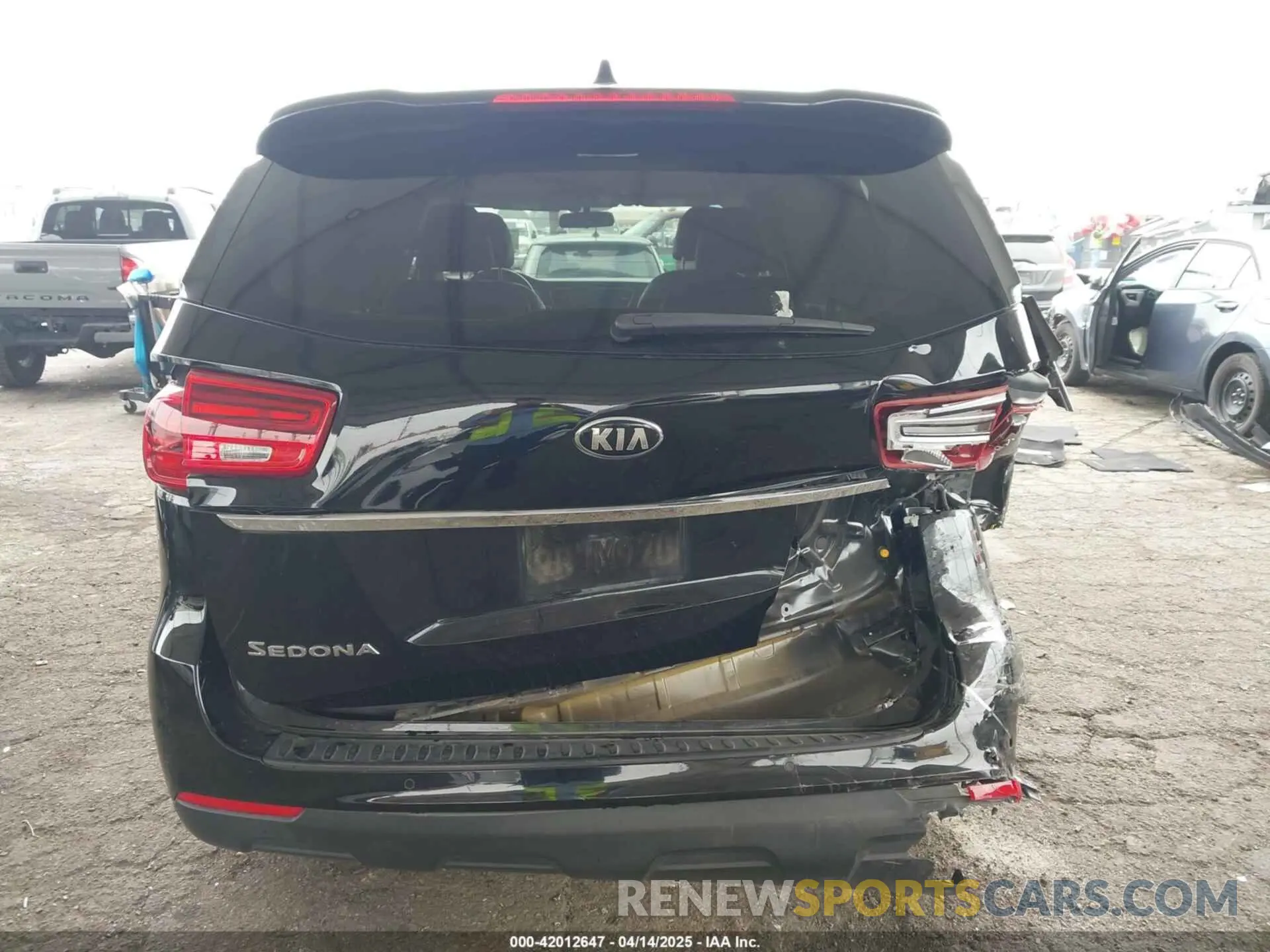 16 fotografías del automóvil dañado KNDMB5C15K6514939 KIA SEDONA 2019