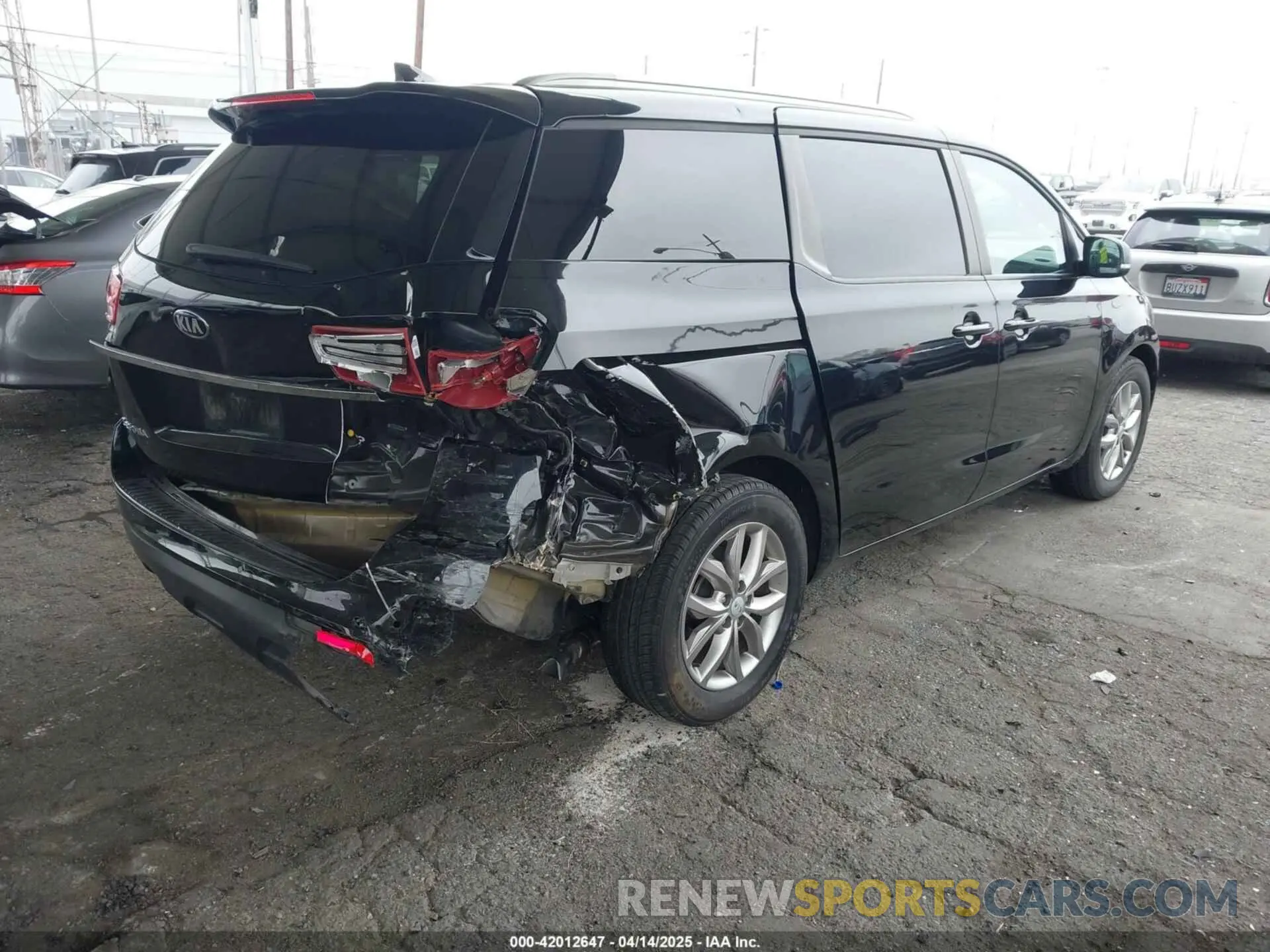 4 fotografías del automóvil dañado KNDMB5C15K6514939 KIA SEDONA 2019