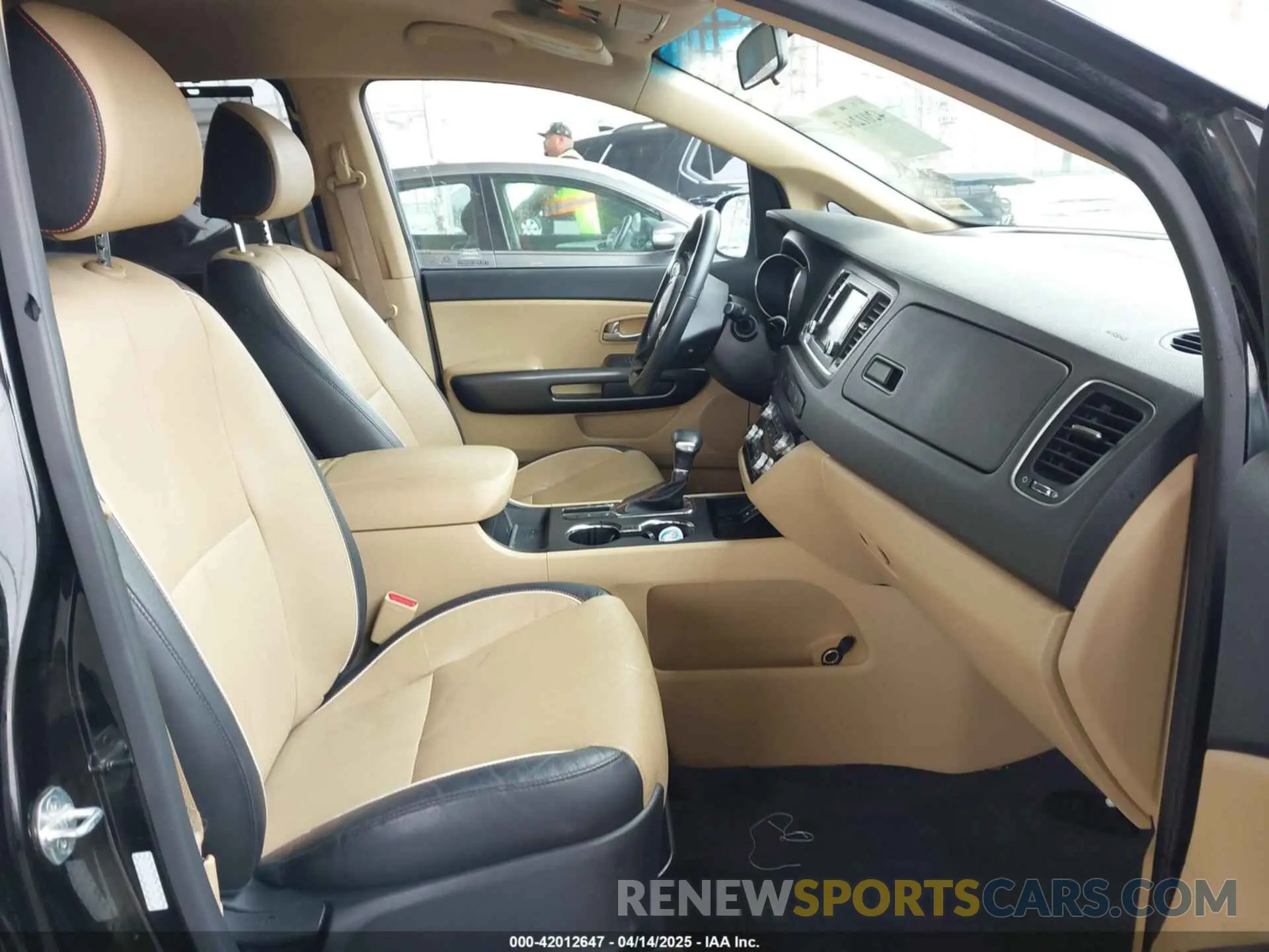 5 fotografías del automóvil dañado KNDMB5C15K6514939 KIA SEDONA 2019