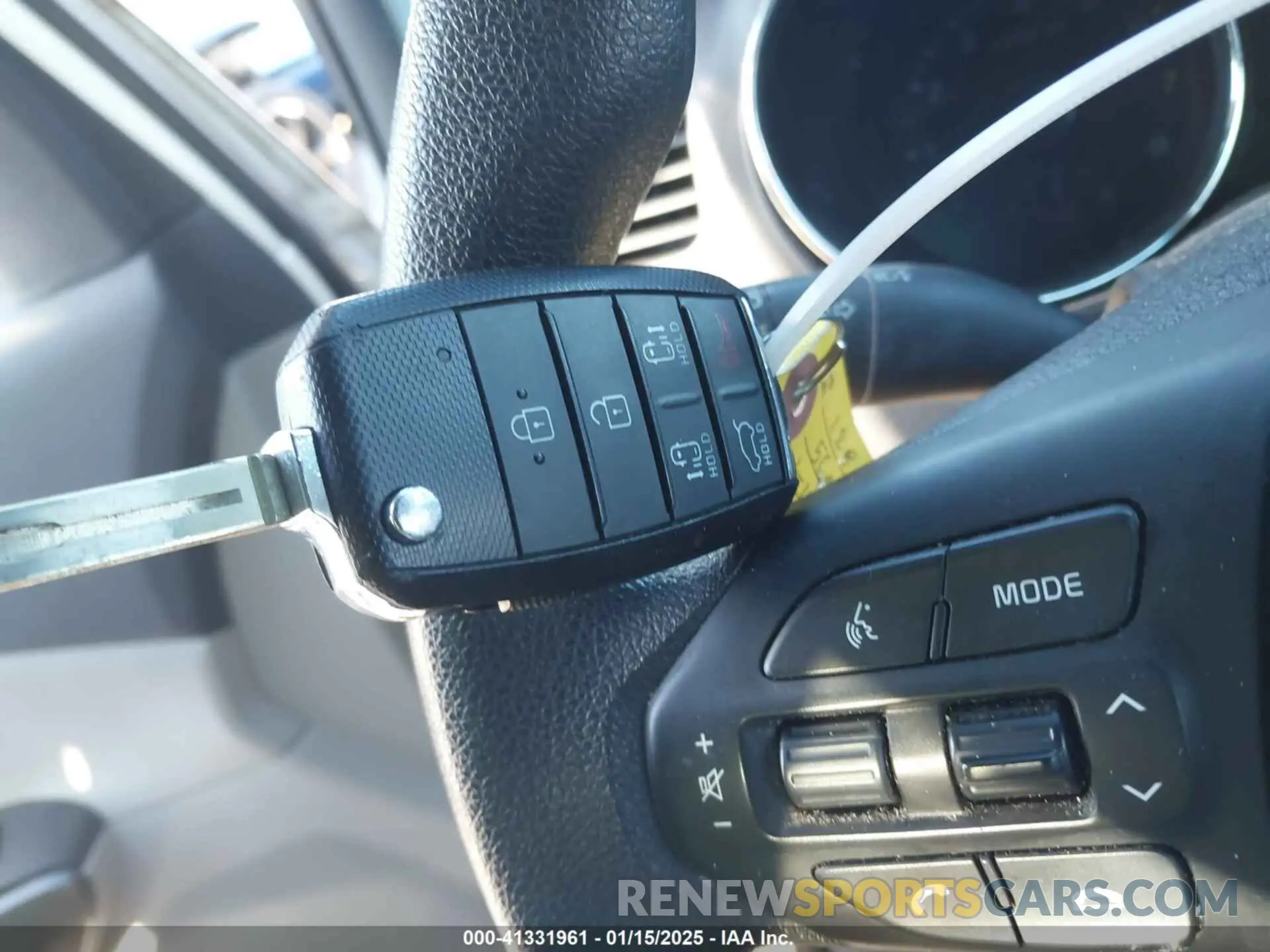 11 fotografías del automóvil dañado KNDMB5C18K6540726 KIA SEDONA 2019