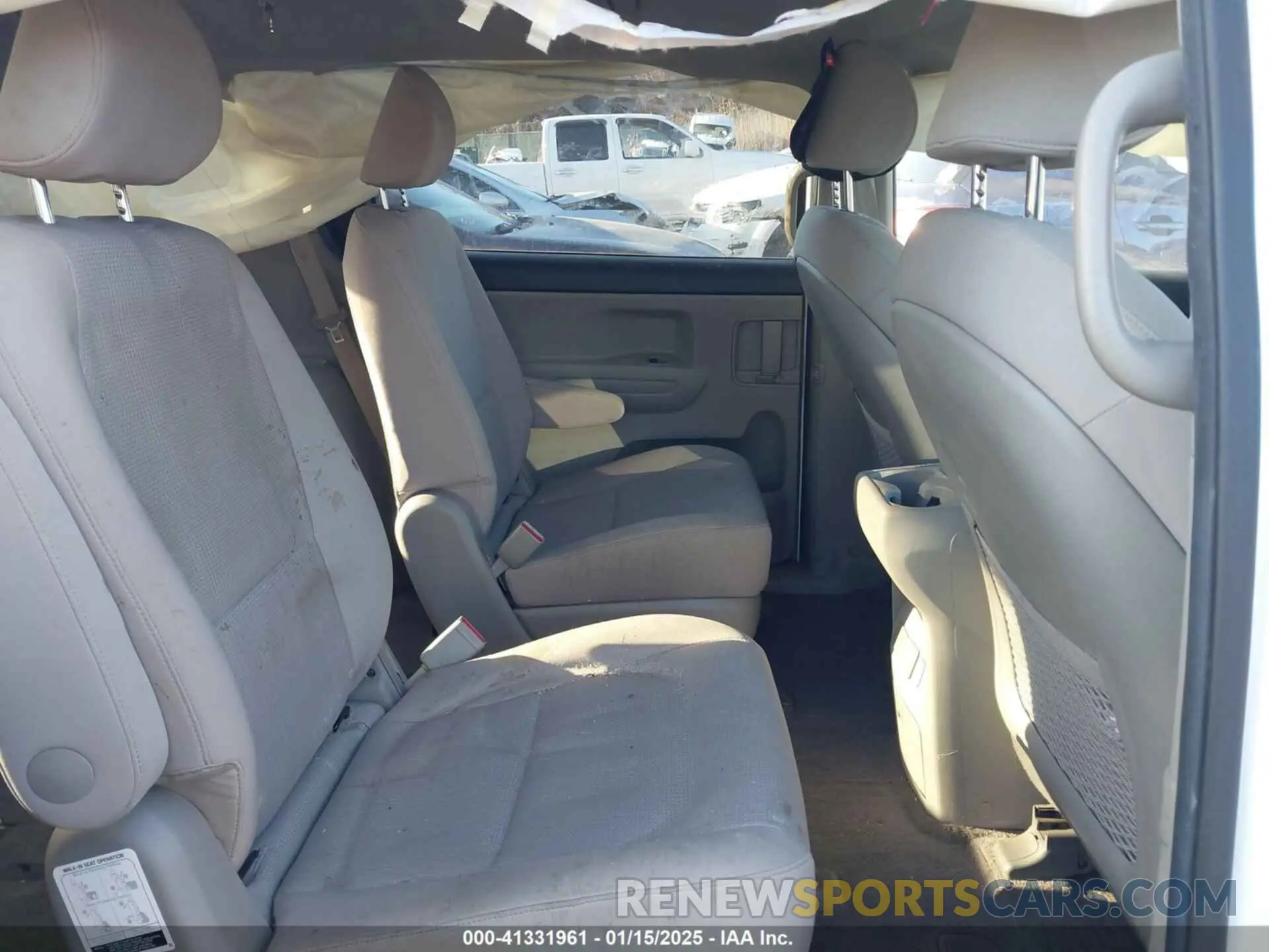 8 fotografías del automóvil dañado KNDMB5C18K6540726 KIA SEDONA 2019