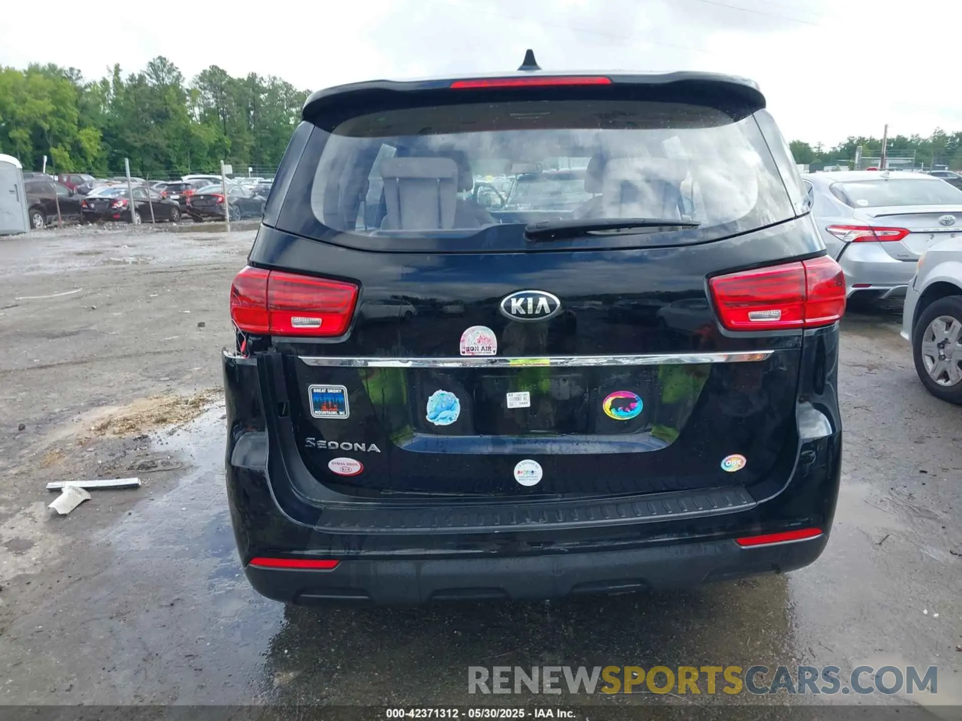 16 fotografías del automóvil dañado KNDMA5C11L6645158 KIA SEDONA 2020