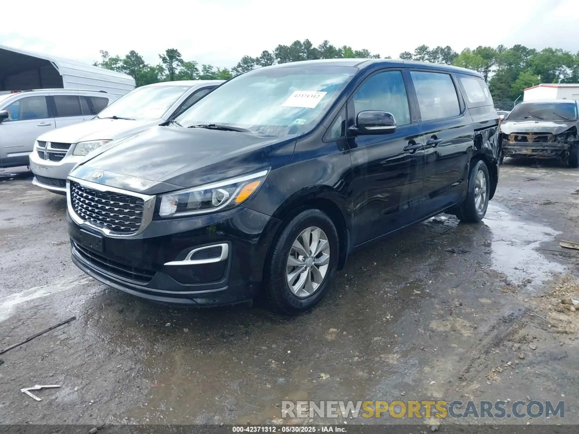 2 fotografías del automóvil dañado KNDMA5C11L6645158 KIA SEDONA 2020