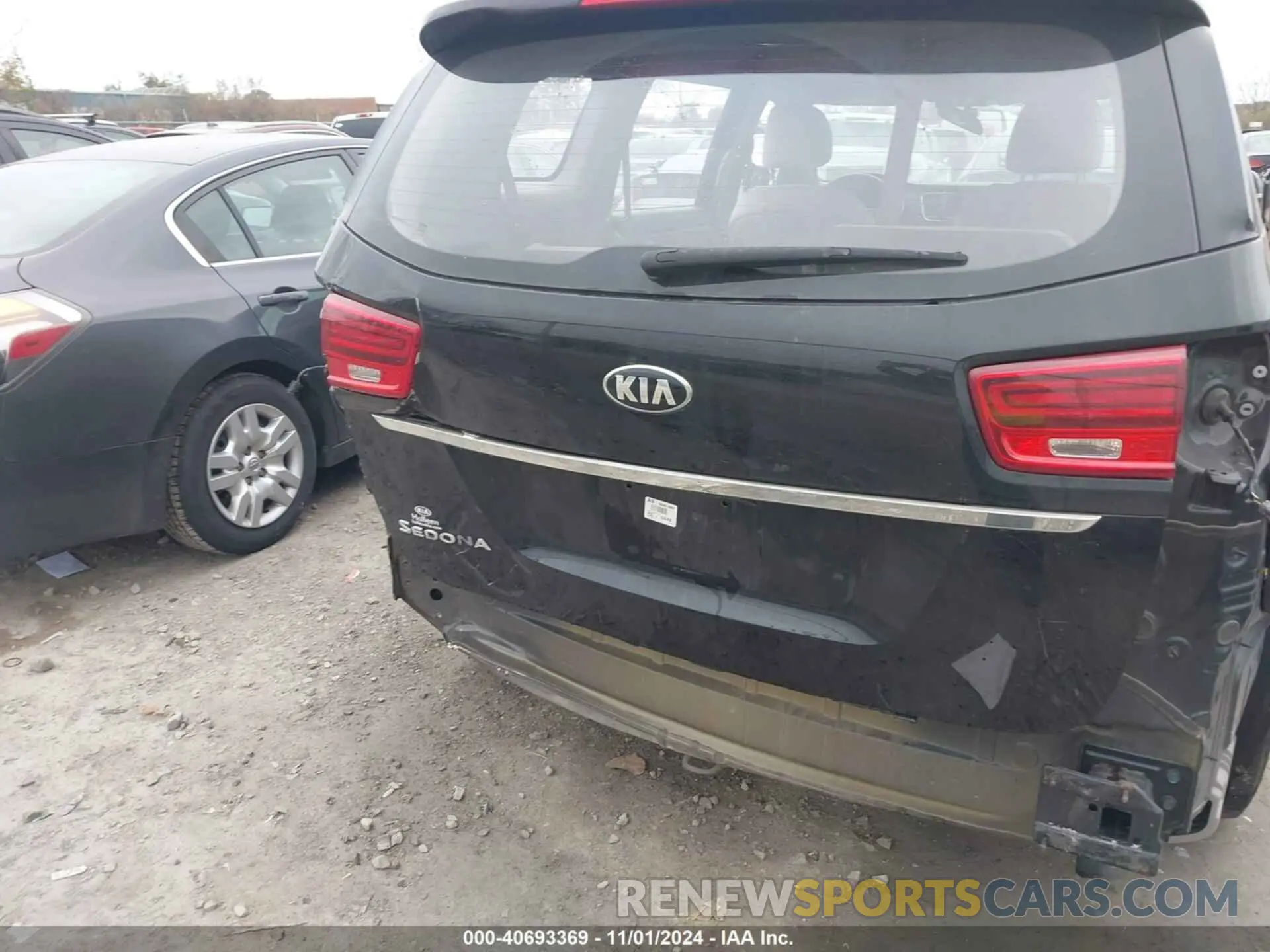 17 fotografías del automóvil dañado KNDMA5C13L6586582 KIA SEDONA 2020