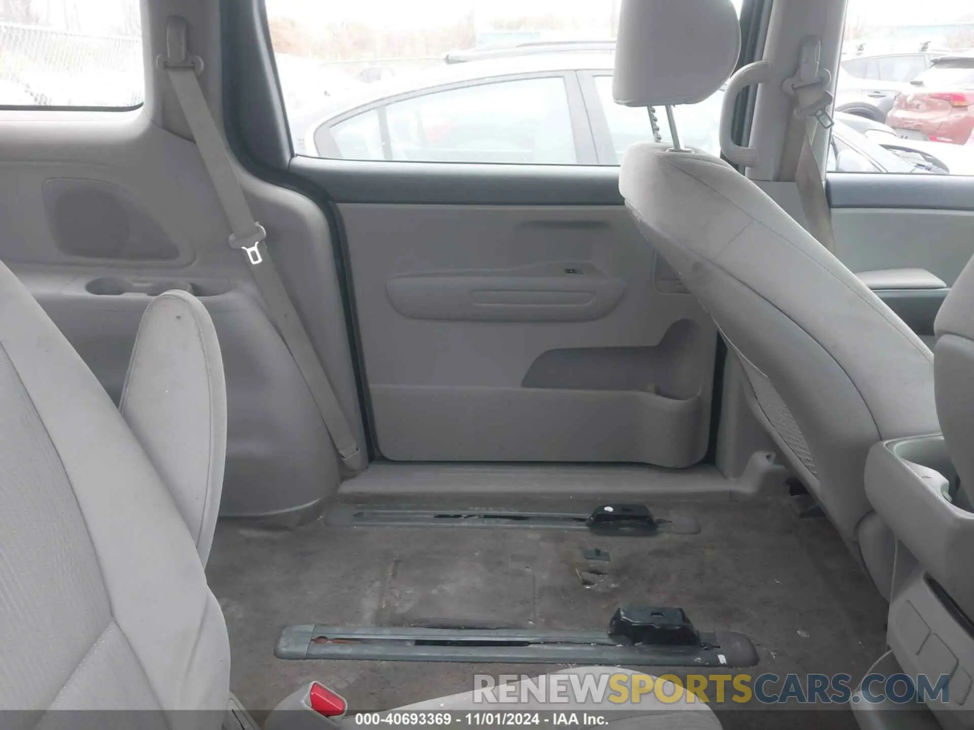 8 fotografías del automóvil dañado KNDMA5C13L6586582 KIA SEDONA 2020