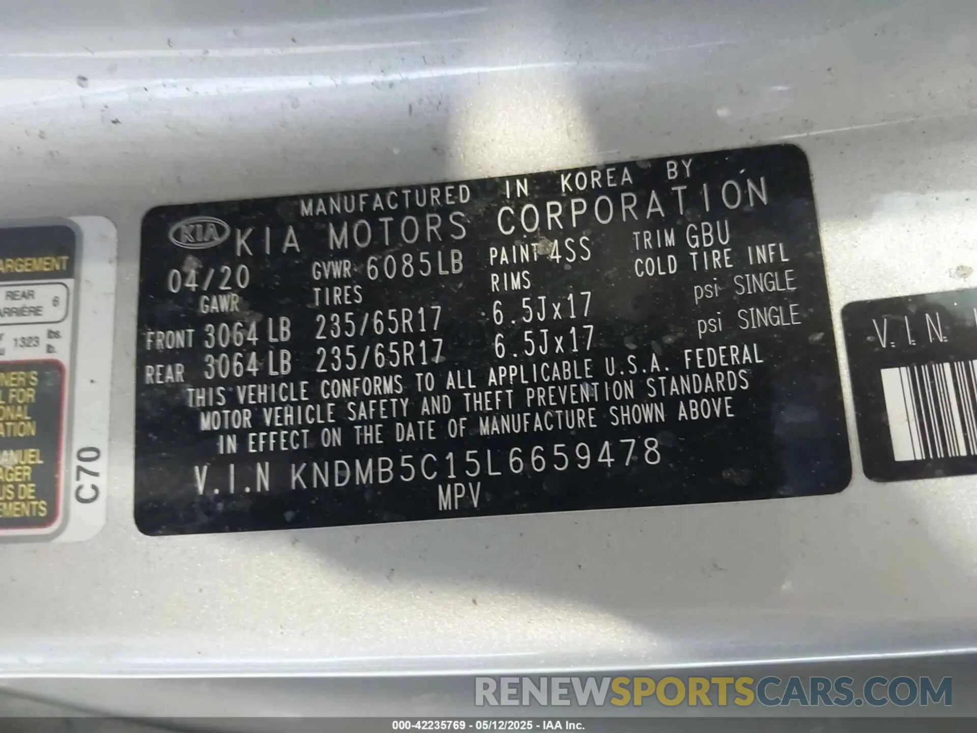 9 fotografías del automóvil dañado KNDMB5C15L6659478 KIA SEDONA 2020