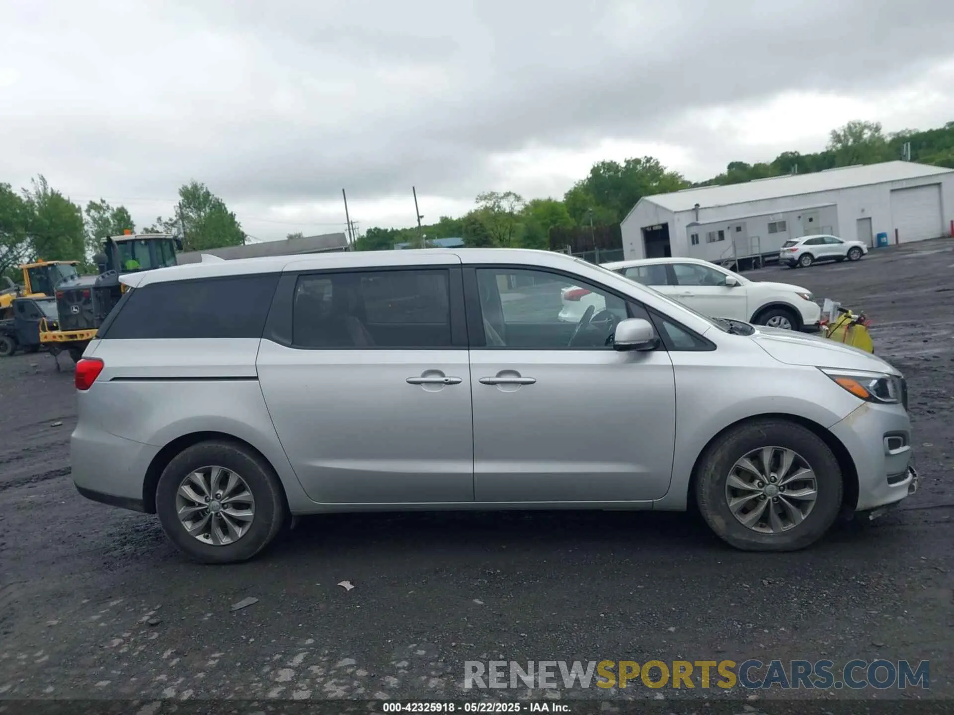 13 fotografías del automóvil dañado KNDMB5C16L6596326 KIA SEDONA 2020