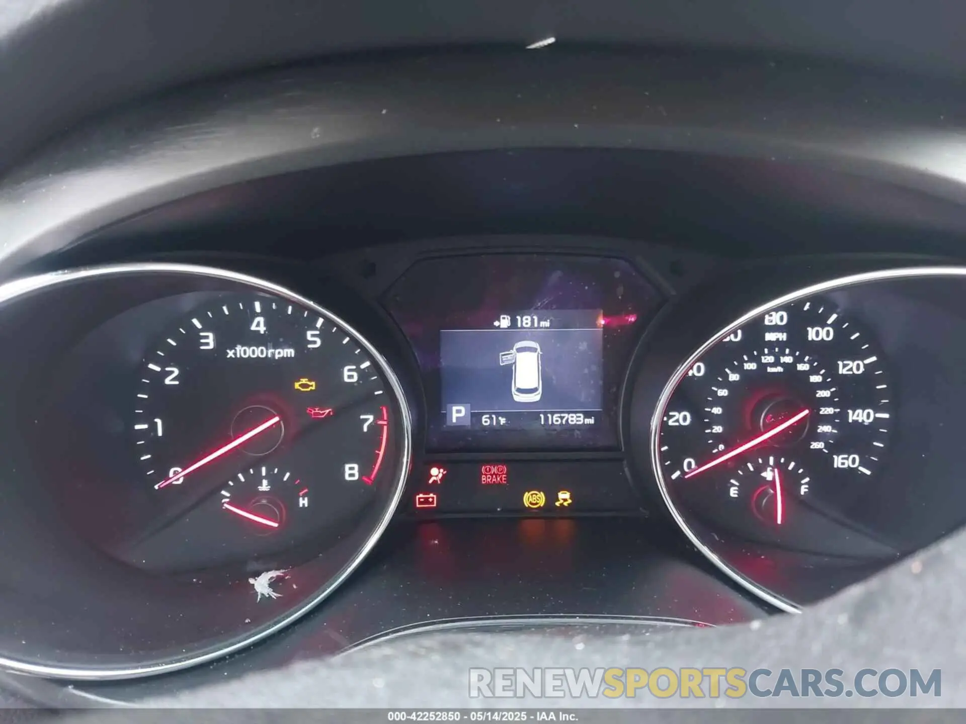 7 fotografías del automóvil dañado KNDMB5C18L6589720 KIA SEDONA 2020