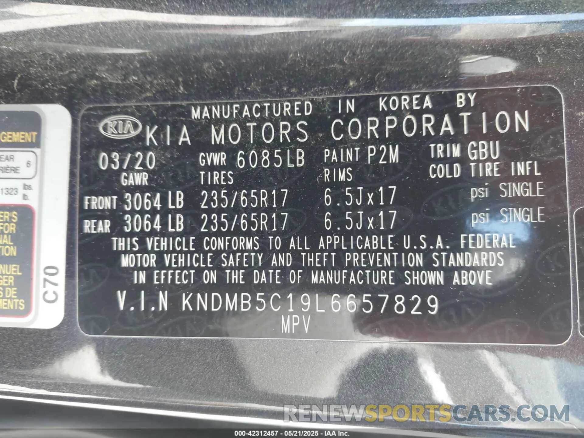 9 fotografías del automóvil dañado KNDMB5C19L6657829 KIA SEDONA 2020