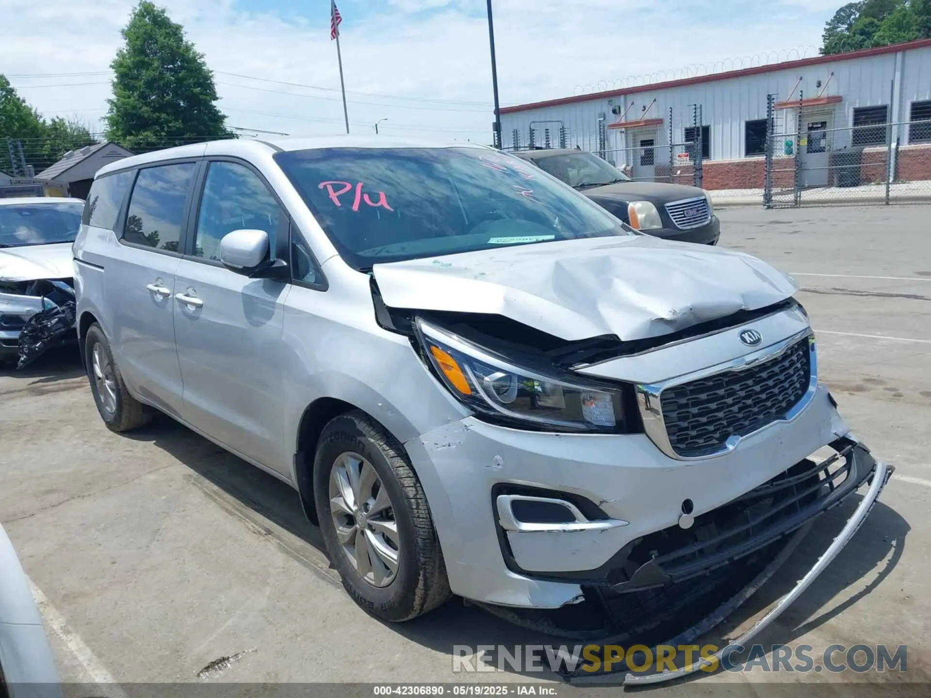13 fotografías del automóvil dañado KNDMB5C11M6671676 KIA SEDONA 2021