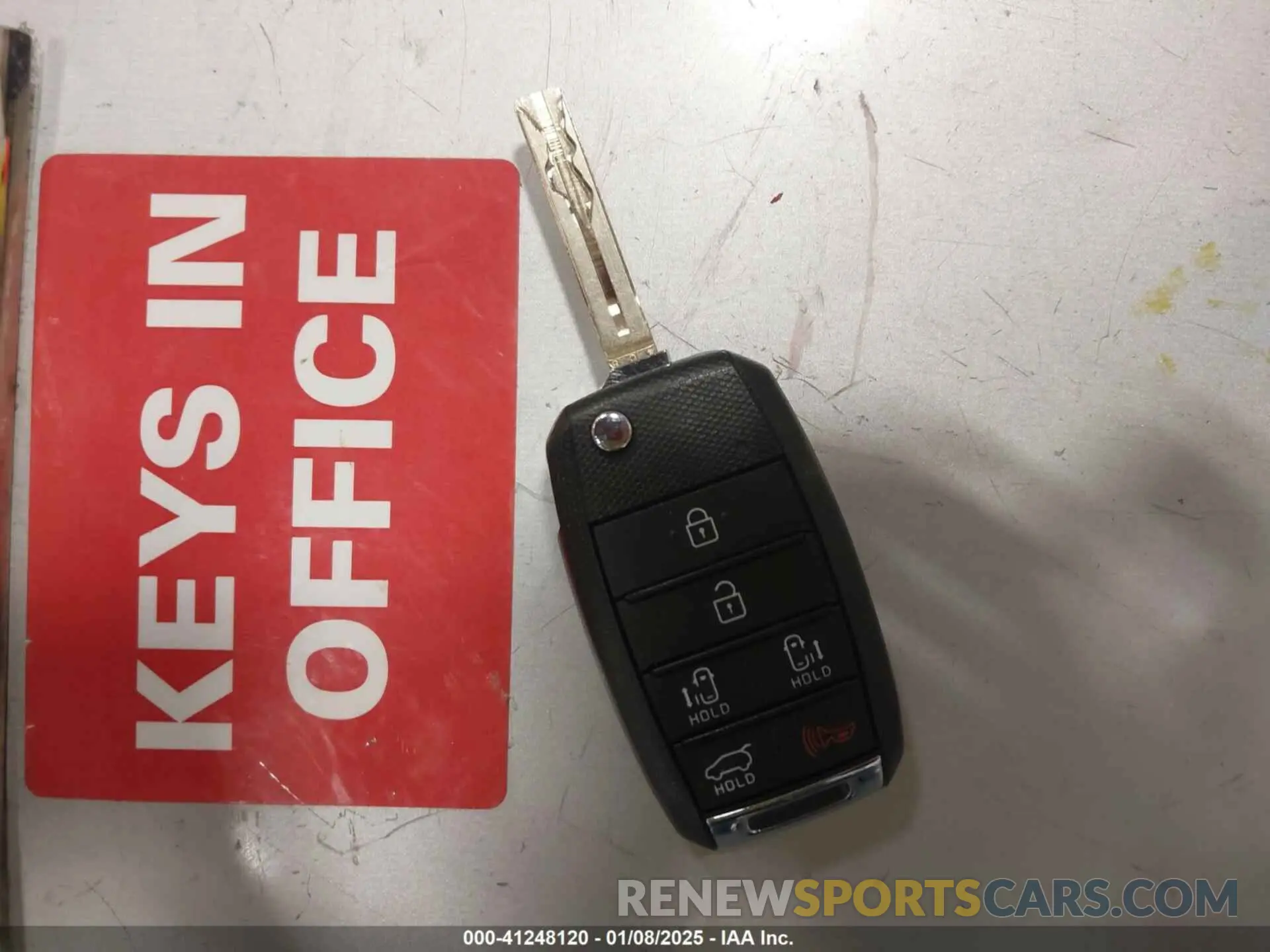 11 fotografías del automóvil dañado KNDMB5C18M6673537 KIA SEDONA 2021