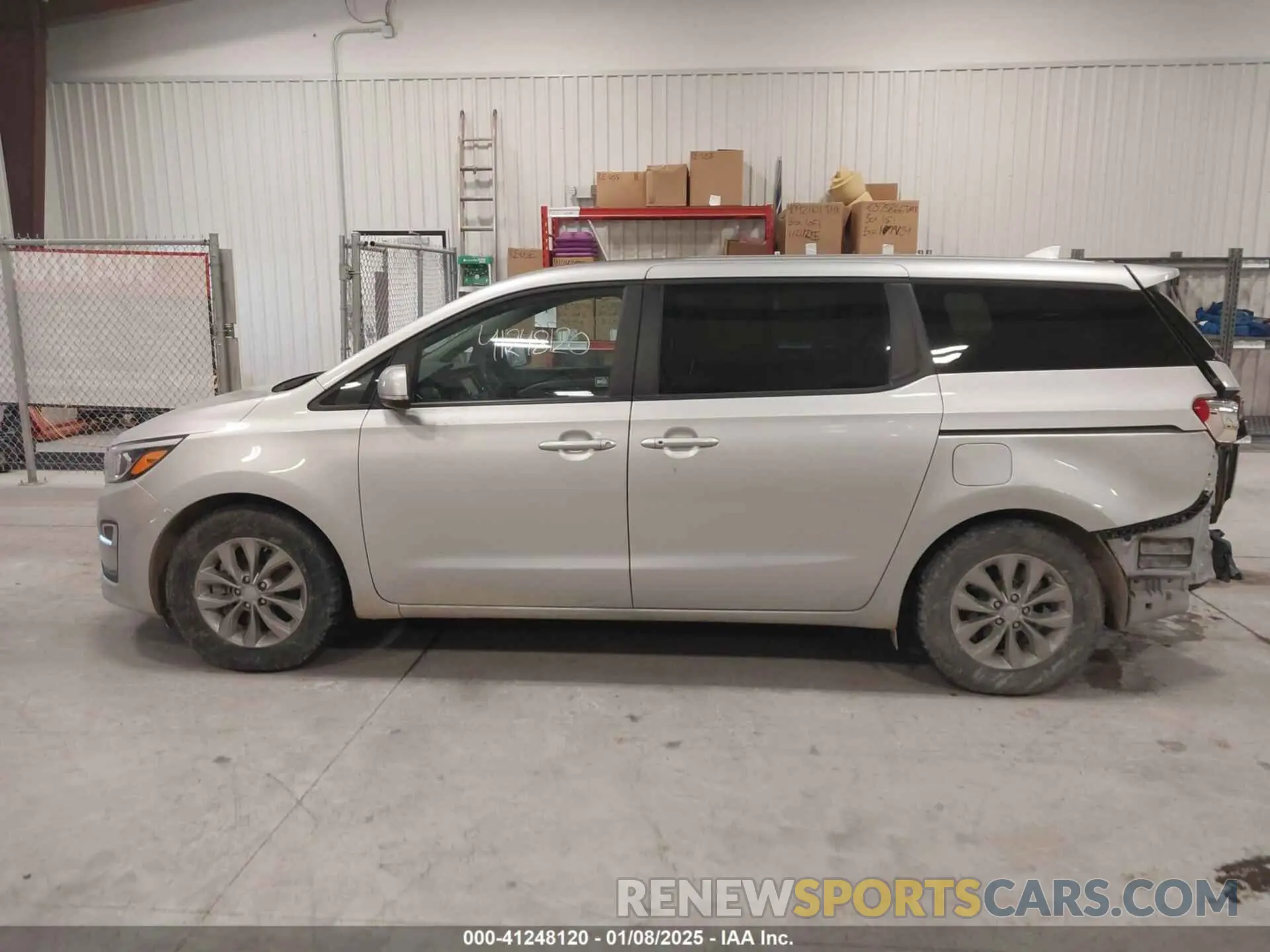 14 fotografías del automóvil dañado KNDMB5C18M6673537 KIA SEDONA 2021