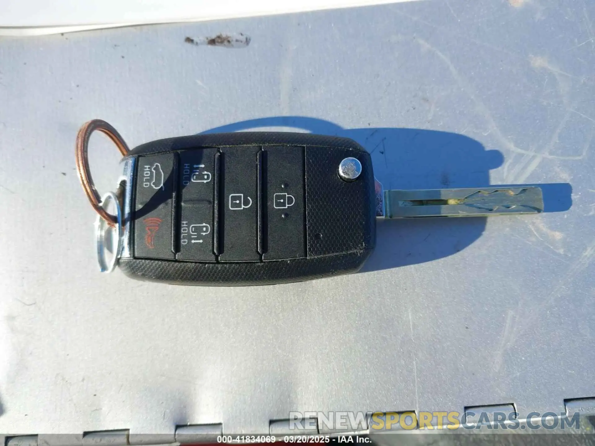 11 fotografías del automóvil dañado KNDMB5C18M6673540 KIA SEDONA 2021
