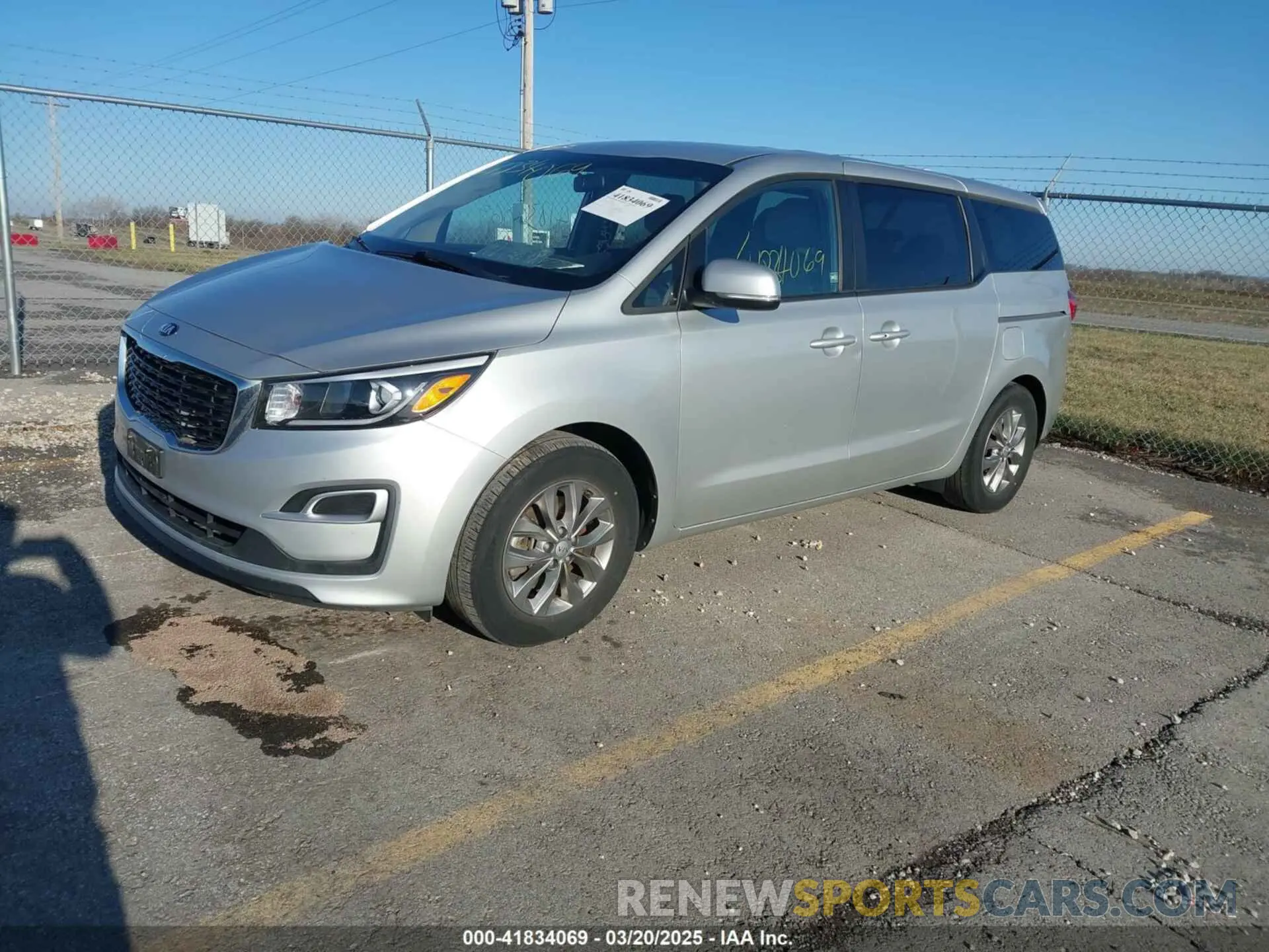 2 fotografías del automóvil dañado KNDMB5C18M6673540 KIA SEDONA 2021
