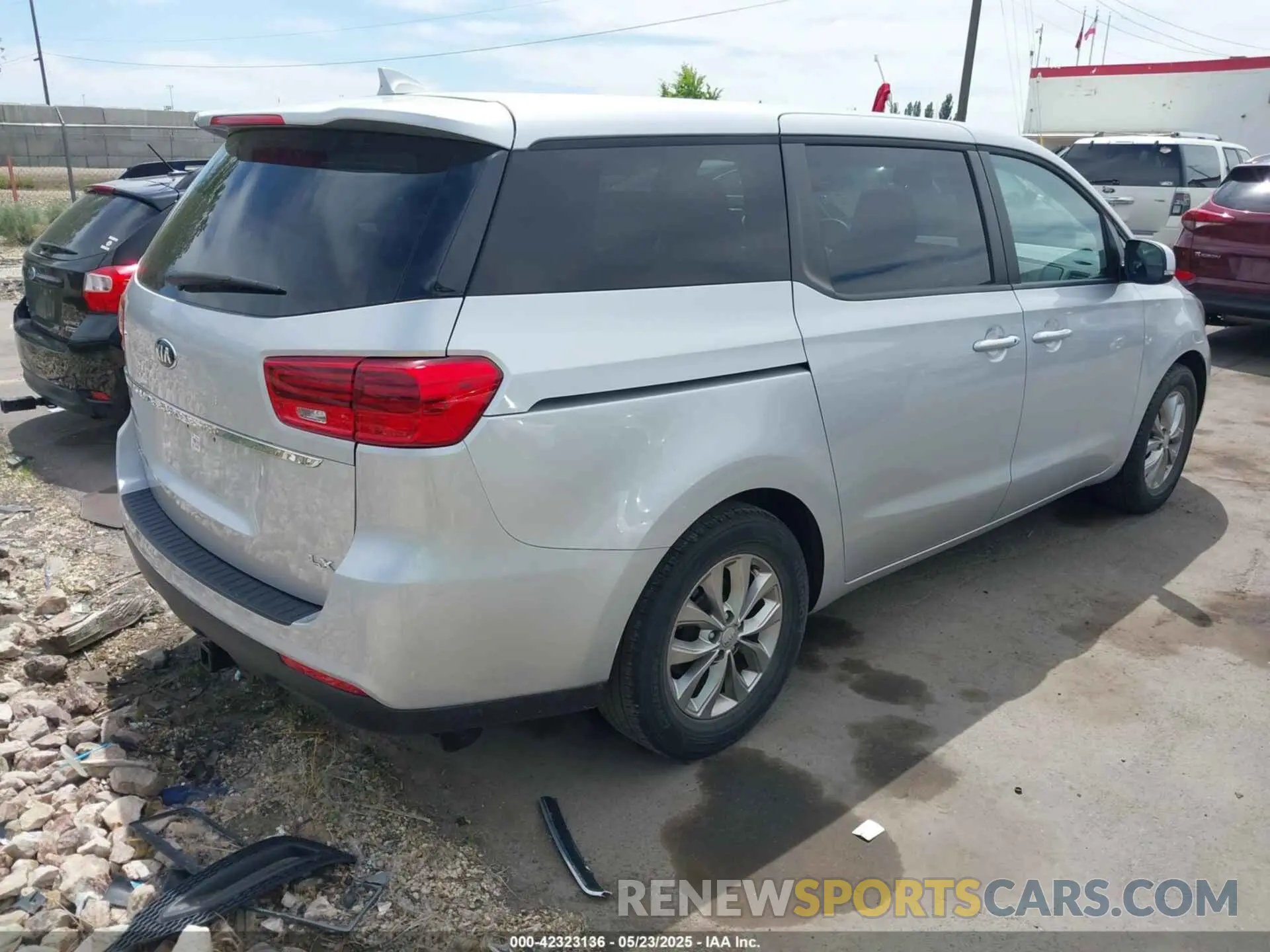 4 fotografías del automóvil dañado KNDMB5C19M6671666 KIA SEDONA 2021