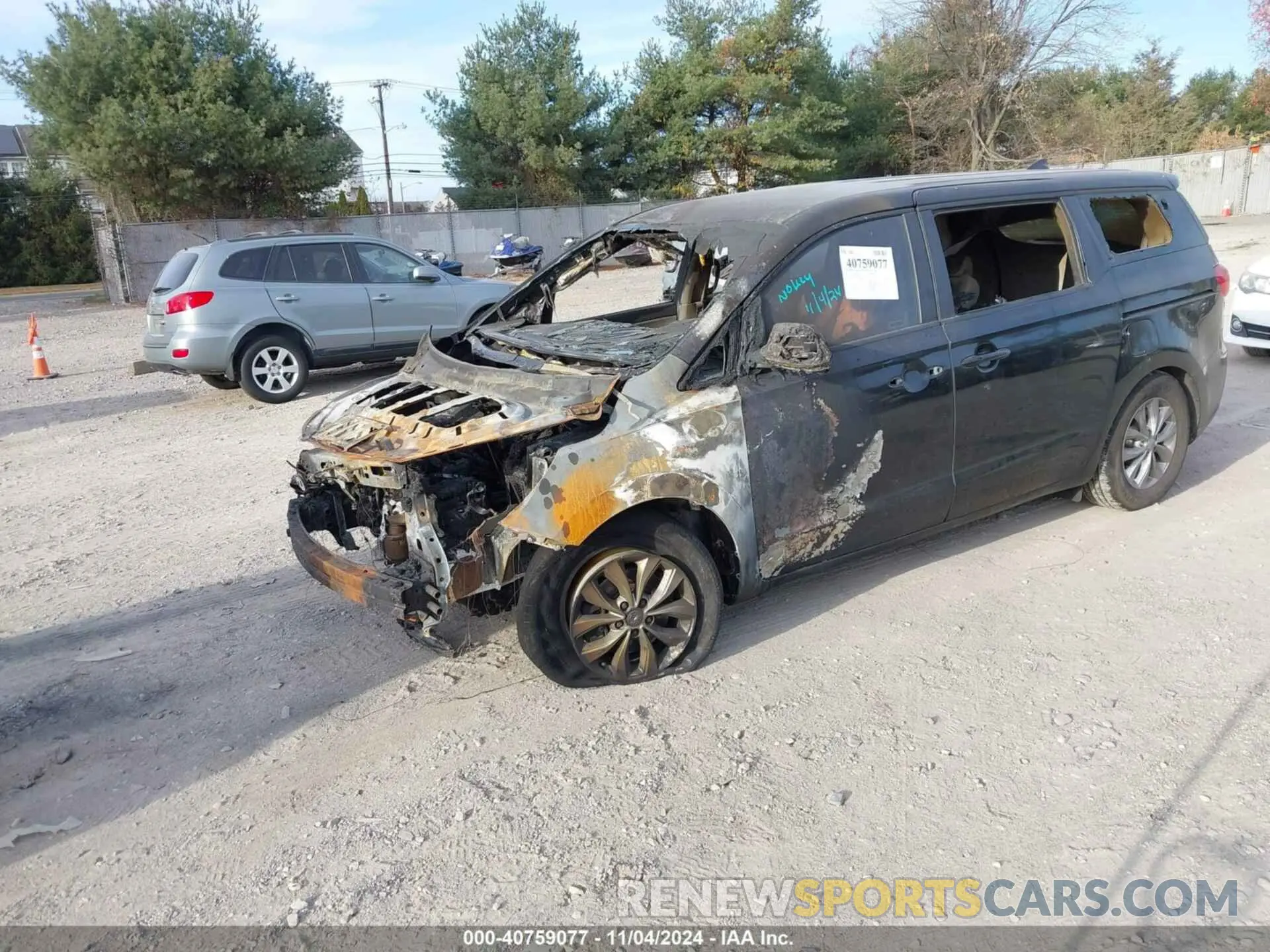 2 fotografías del automóvil dañado KNDMB5C1XM6673667 KIA SEDONA 2021