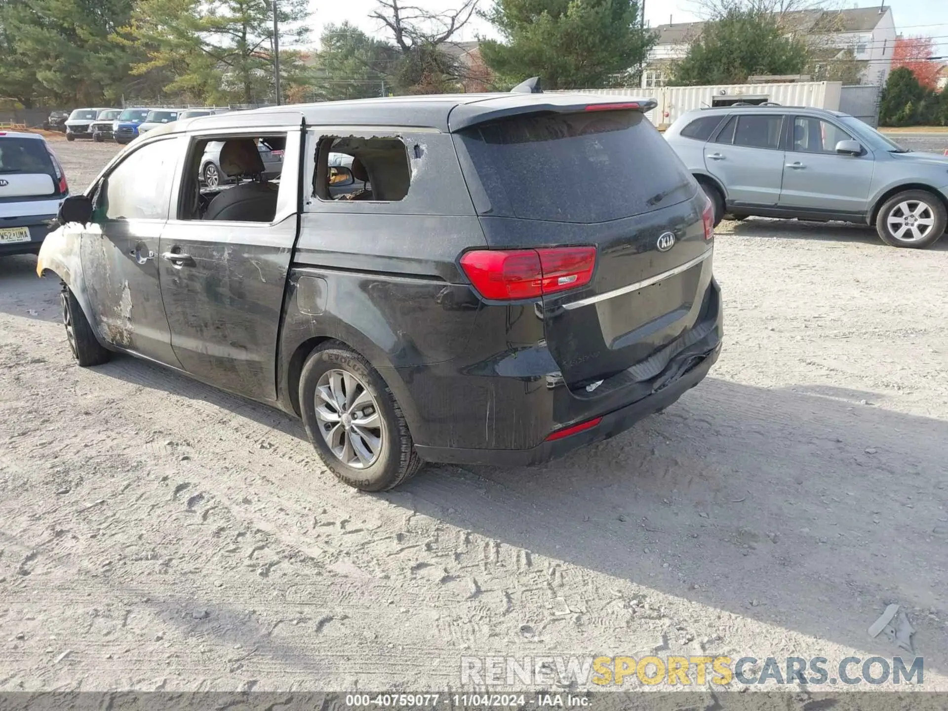 3 fotografías del automóvil dañado KNDMB5C1XM6673667 KIA SEDONA 2021