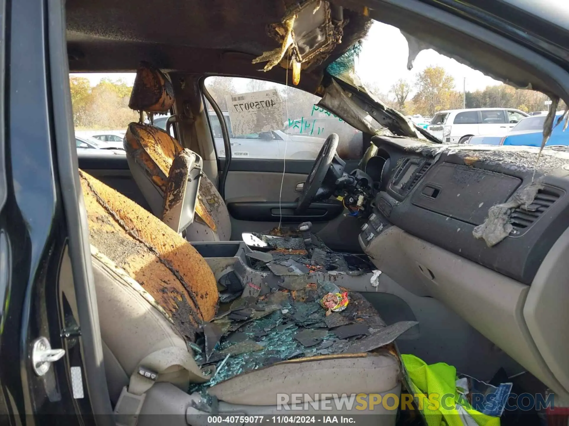 5 fotografías del automóvil dañado KNDMB5C1XM6673667 KIA SEDONA 2021